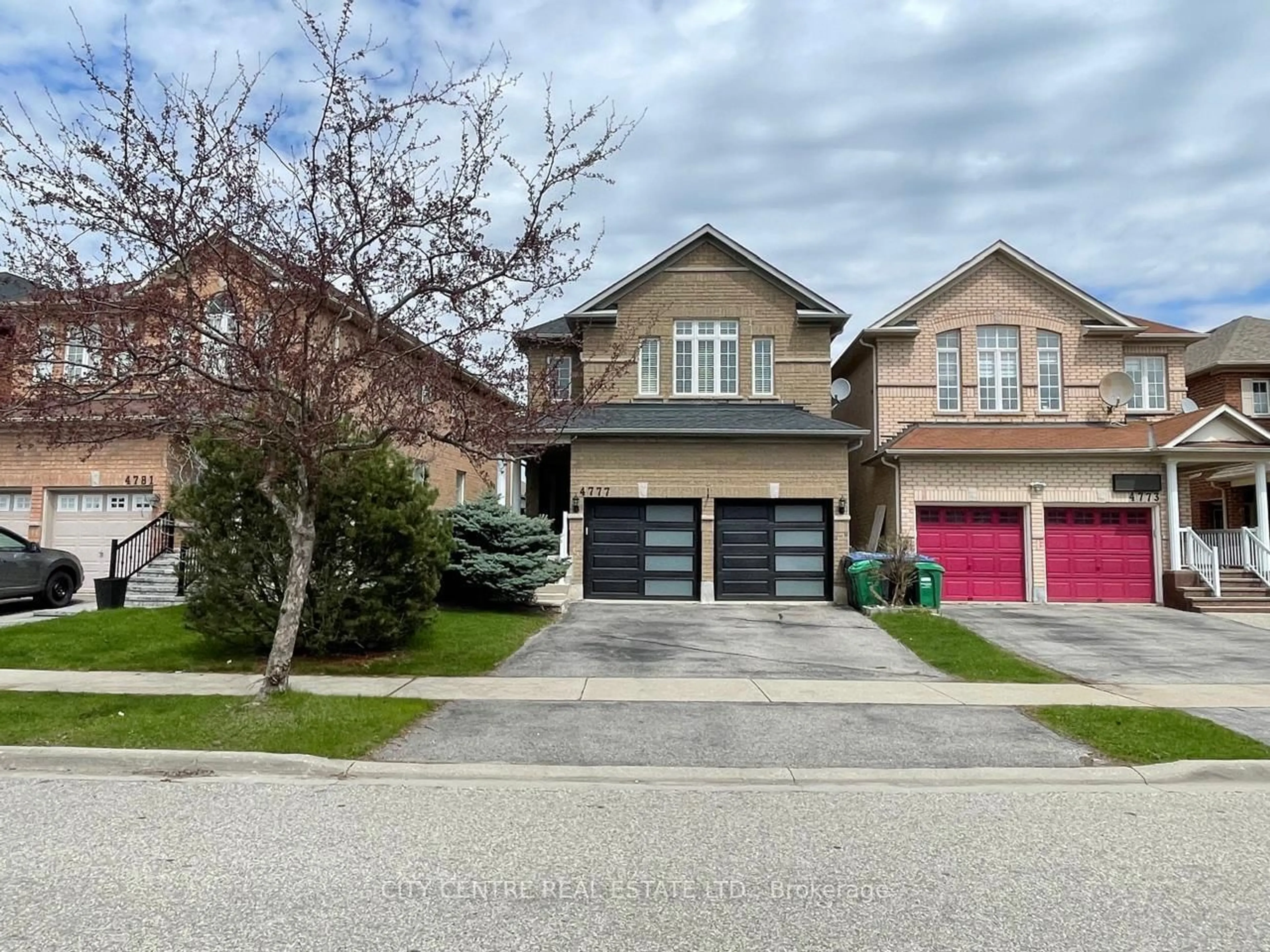 Home with brick exterior material, street for 4777 Glasshill Grve, Mississauga Ontario L5M 7R6