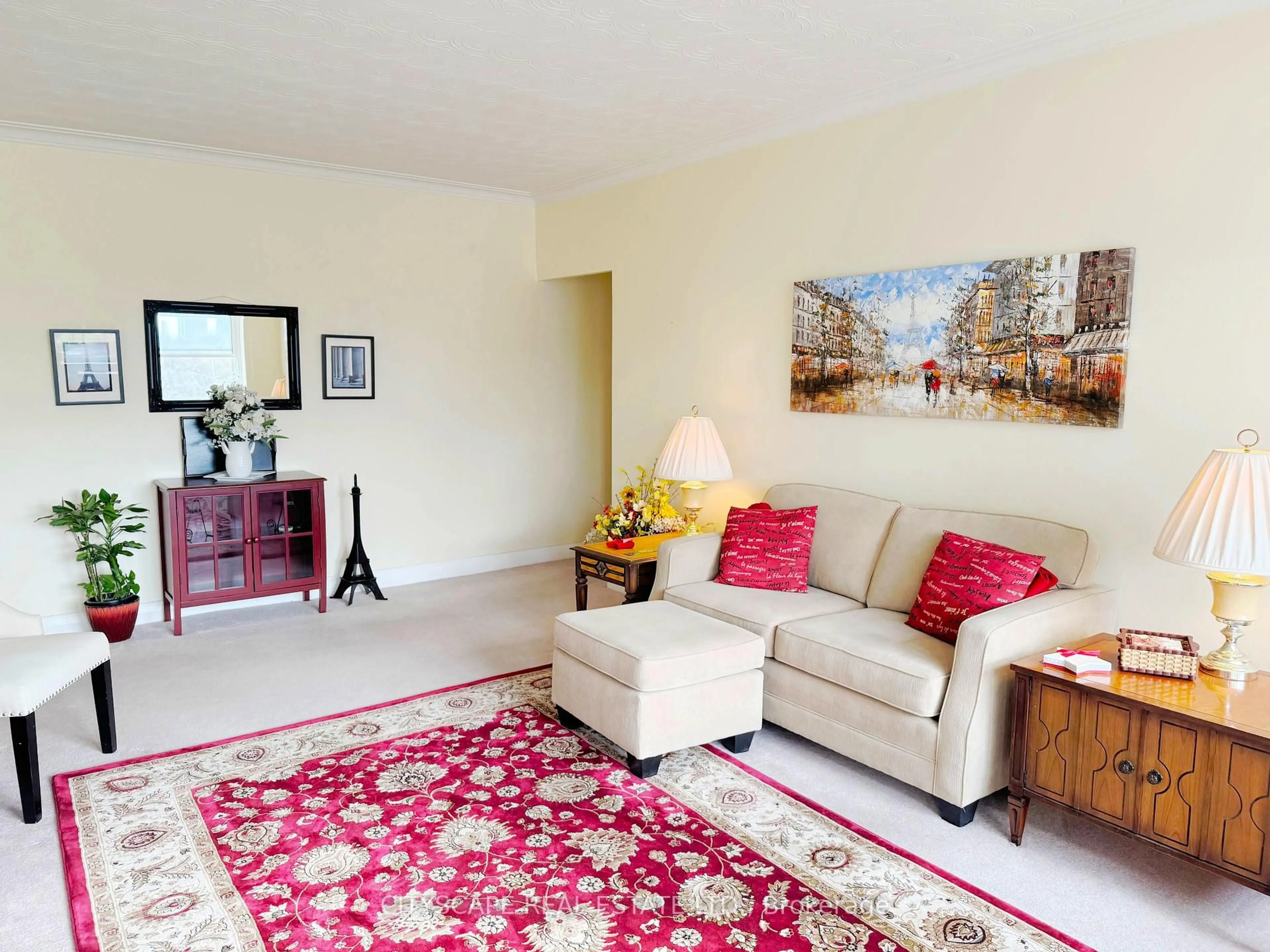 Living room with furniture, carpet floor for 824 Brant St #25, Burlington Ontario L7R 2J5