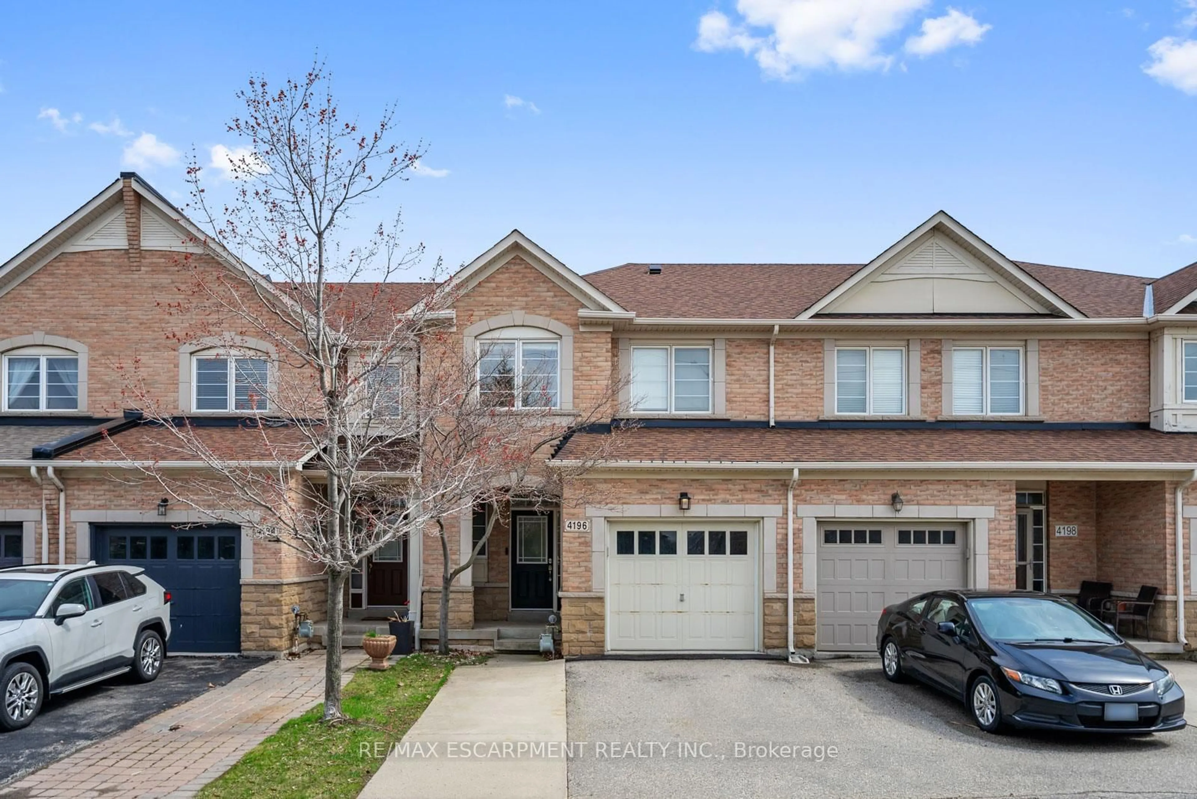 Home with brick exterior material, street for 4196 Rawlins Common, Burlington Ontario L7M 0B5