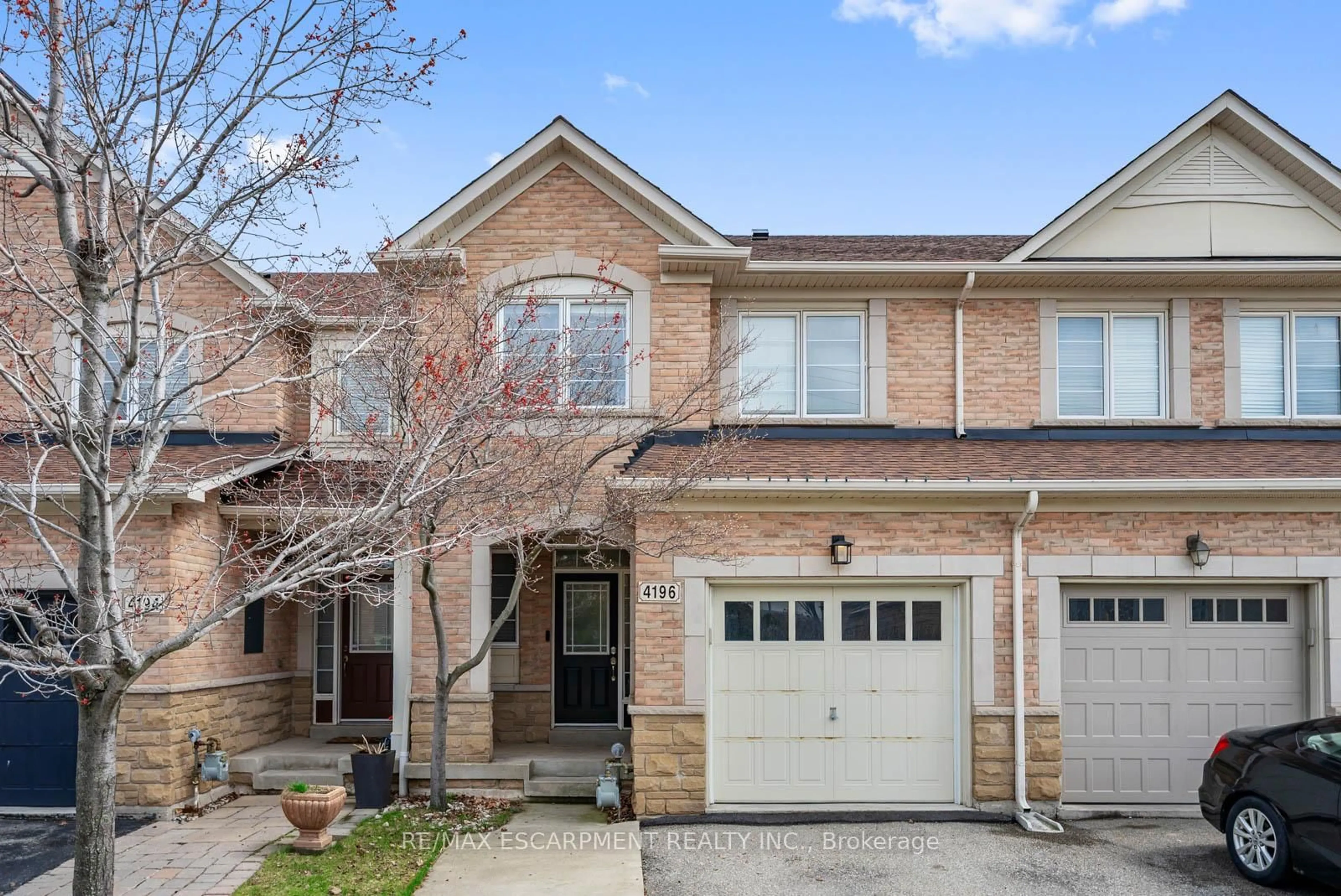 Home with brick exterior material, street for 4196 Rawlins Common, Burlington Ontario L7M 0B5