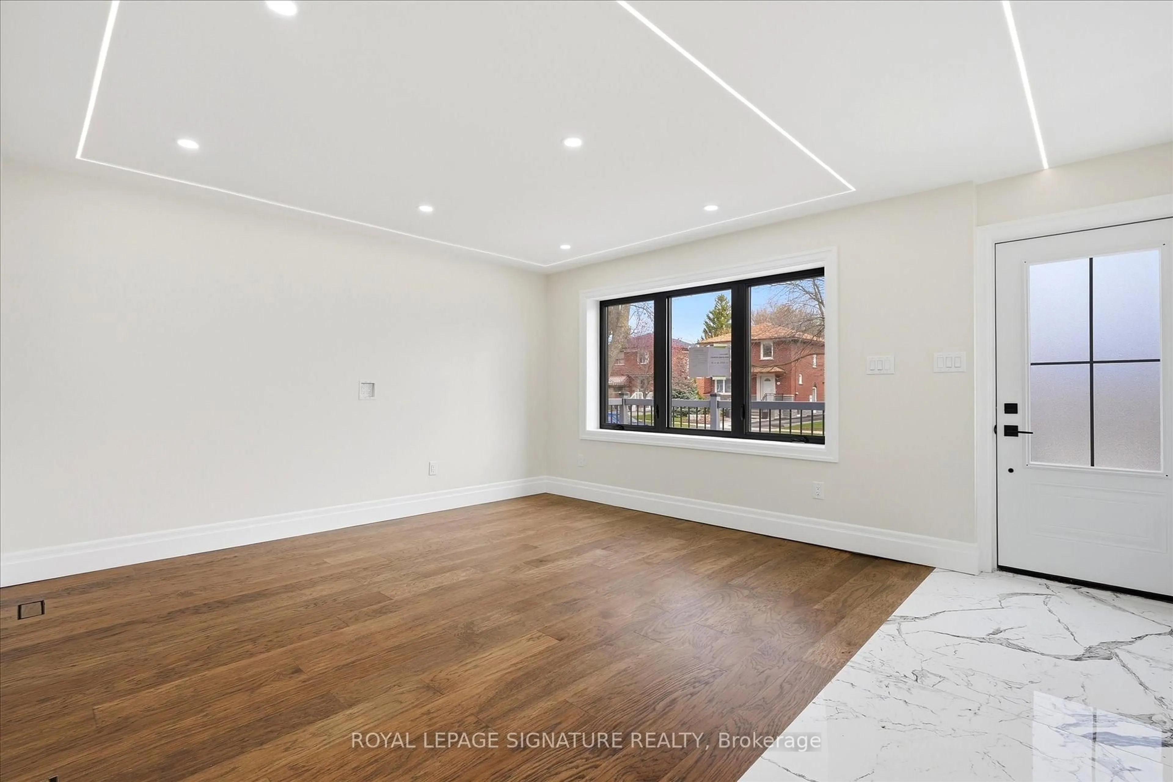 A pic of a room for 24 Treeview Dr, Toronto Ontario M8W 4B9