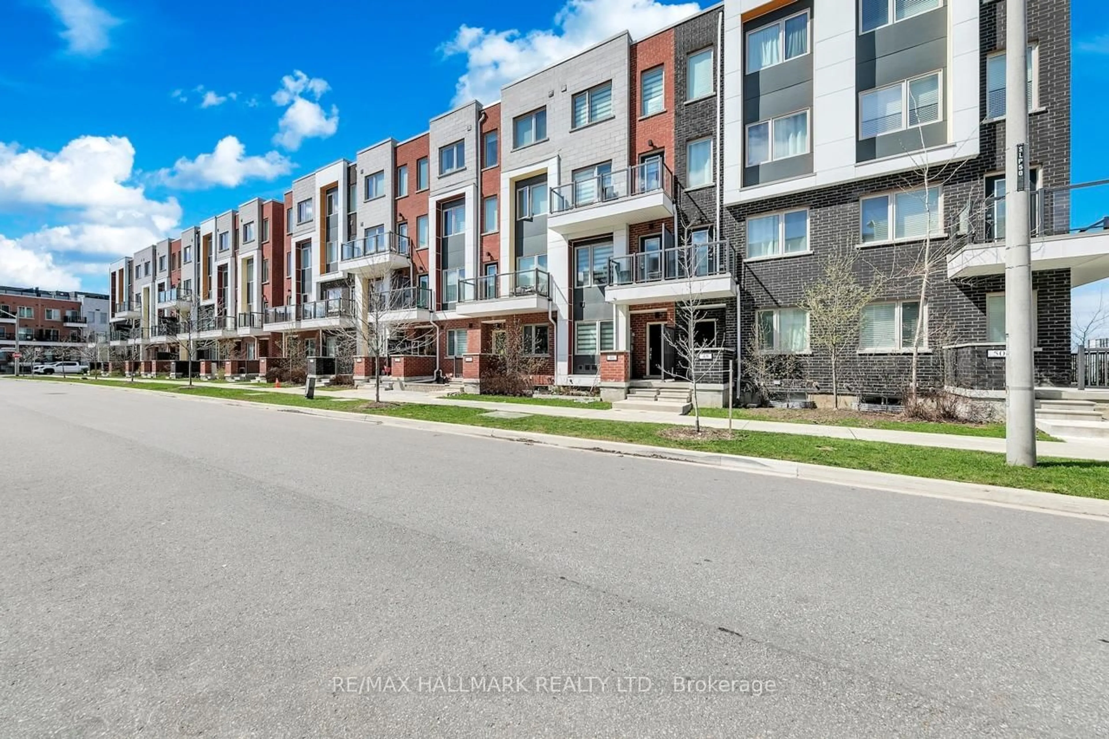 Patio, street for 46 William Duncan Rd, Toronto Ontario M3K 1C5