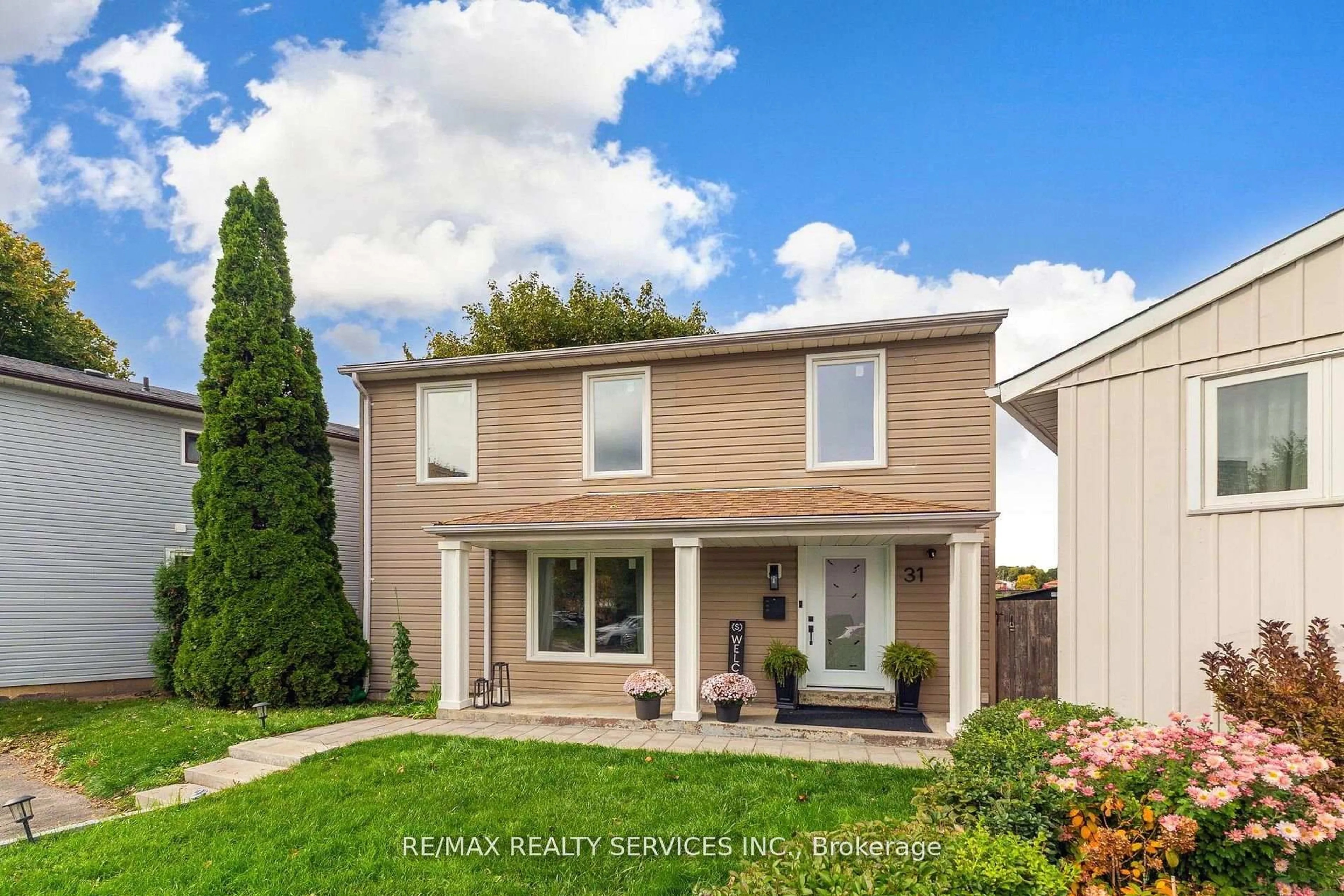 Home with vinyl exterior material, street for 31 Huntingwood Cres, Brampton Ontario L6S 1S5