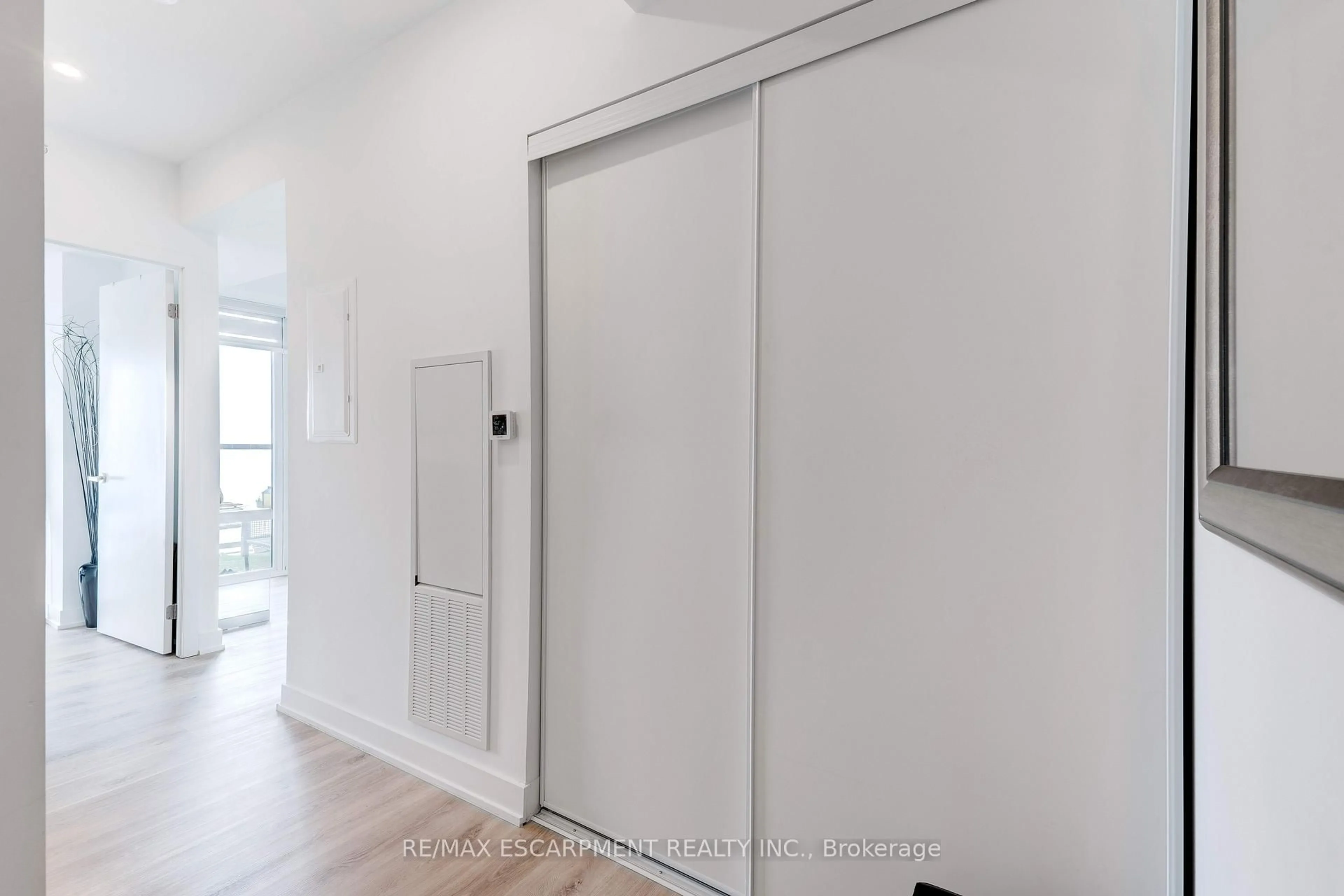 Unknown for 370 Martha St #1707, Burlington Ontario L7R 0G9