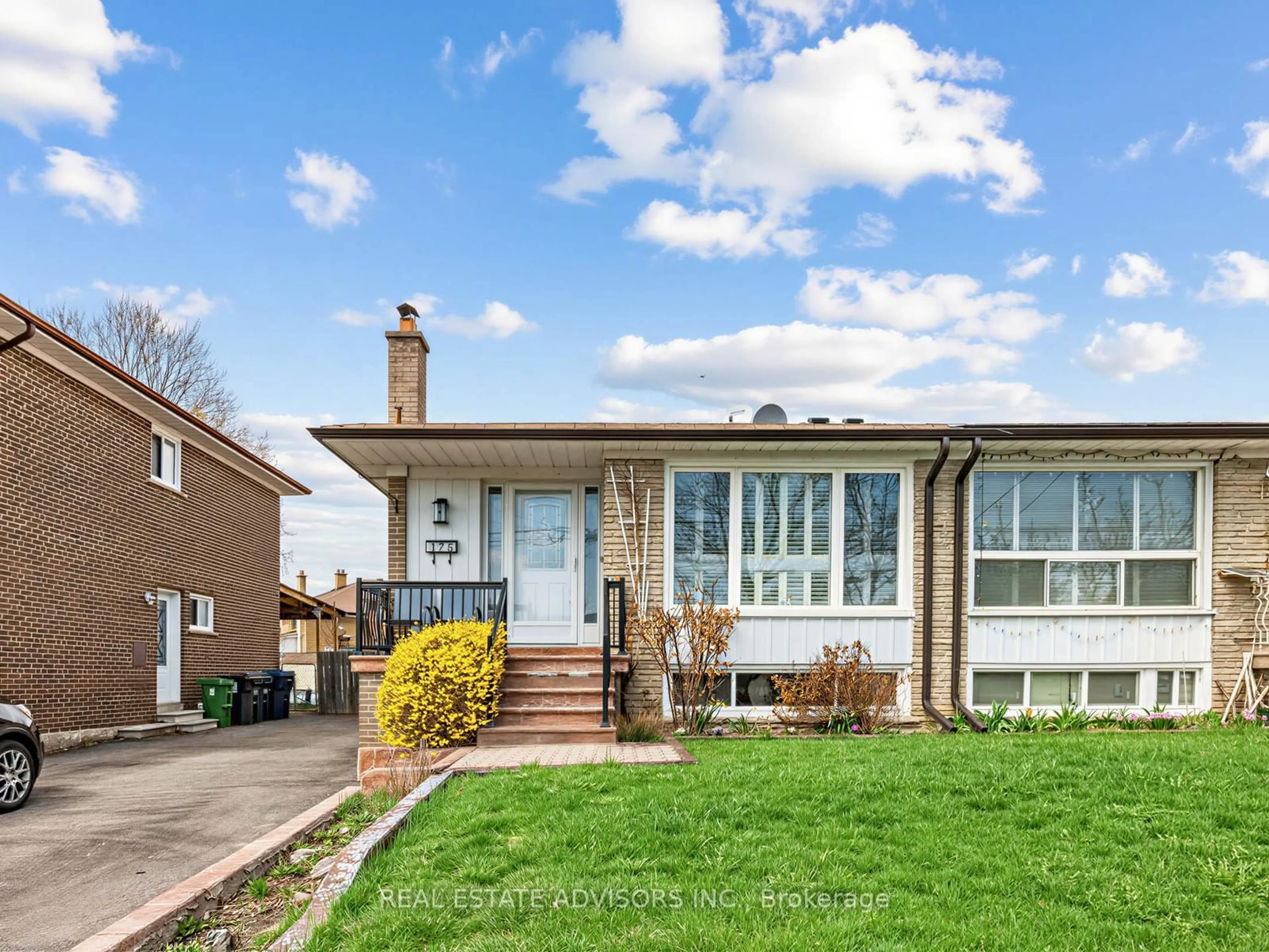 Home with vinyl exterior material, street for 175 Lindylou Rd, Toronto Ontario M9M 2B8