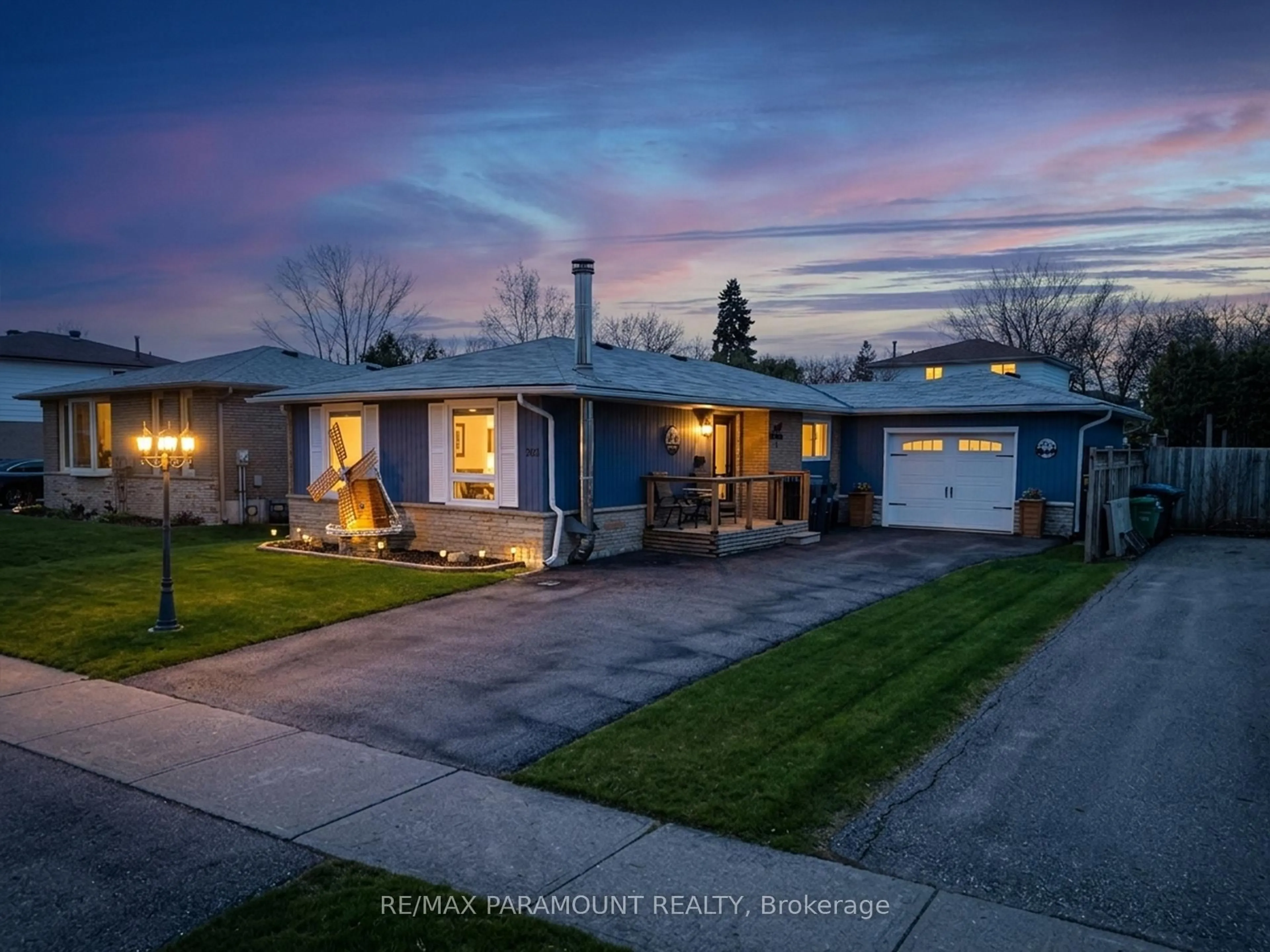A pic from outside/outdoor area/front of a property/back of a property/a pic from drone, street for 202 ARCHDEKIN Dr, Brampton Ontario L6V 1Z1