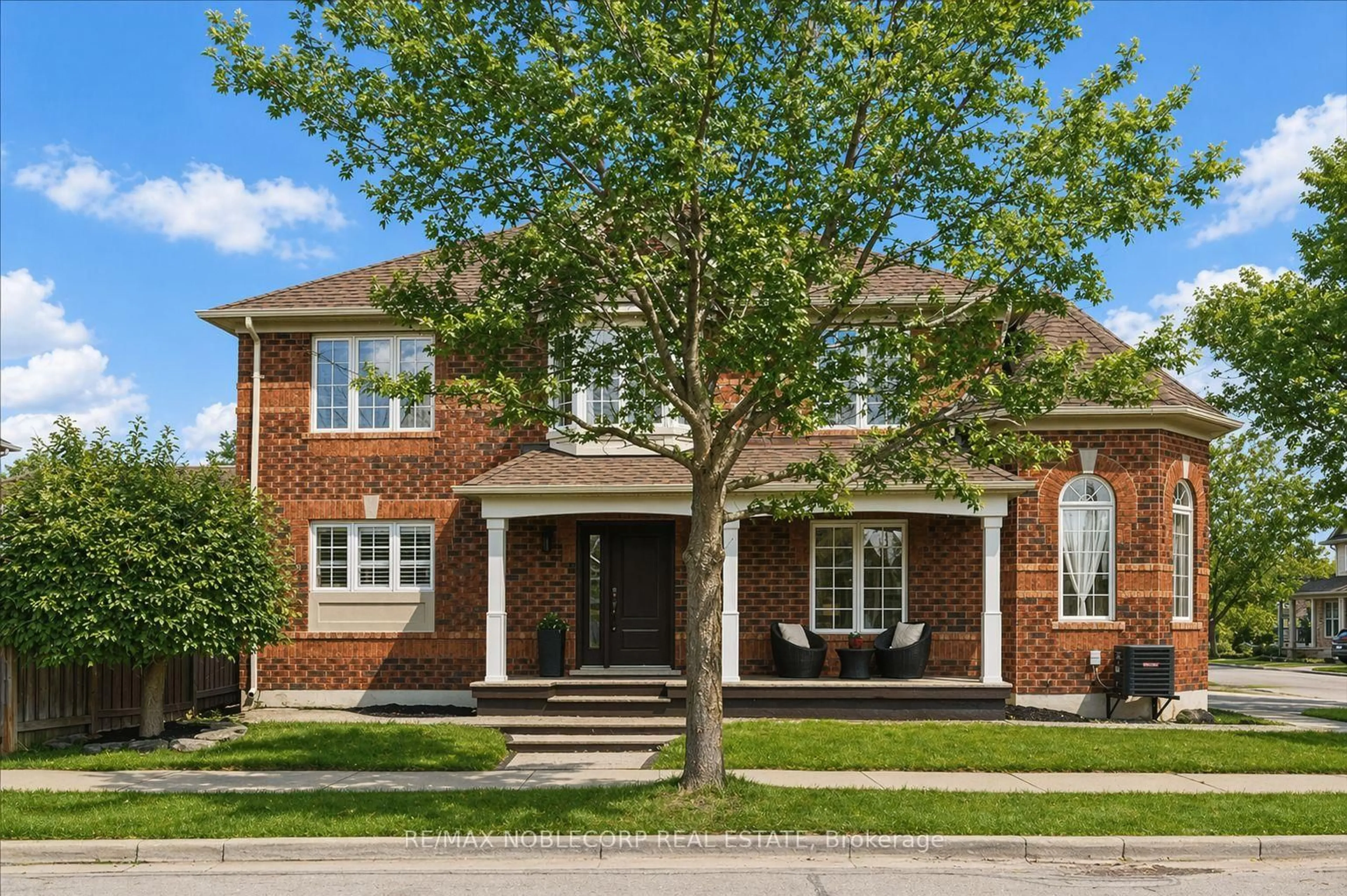 Home with brick exterior material, street for 855 Luxton Dr, Milton Ontario L9T 6Y3