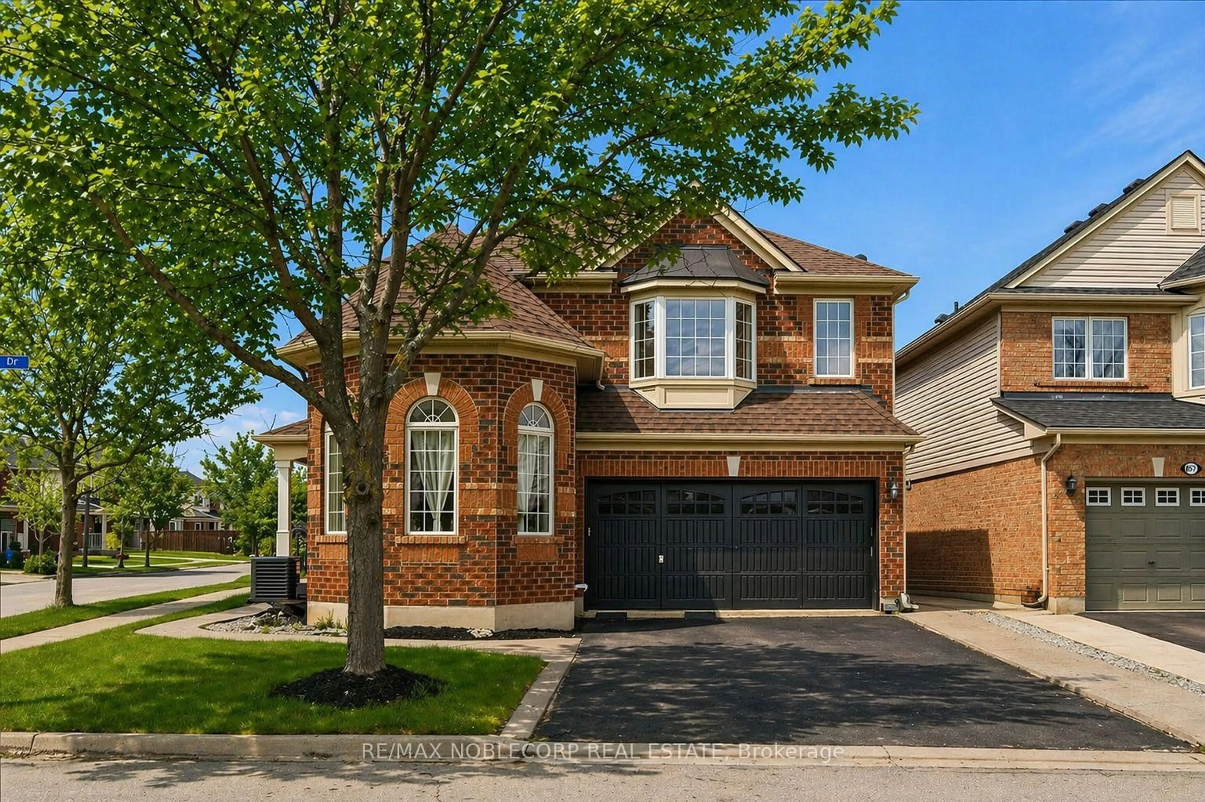 Home with brick exterior material, street for 855 Luxton Dr, Milton Ontario L9T 6Y3