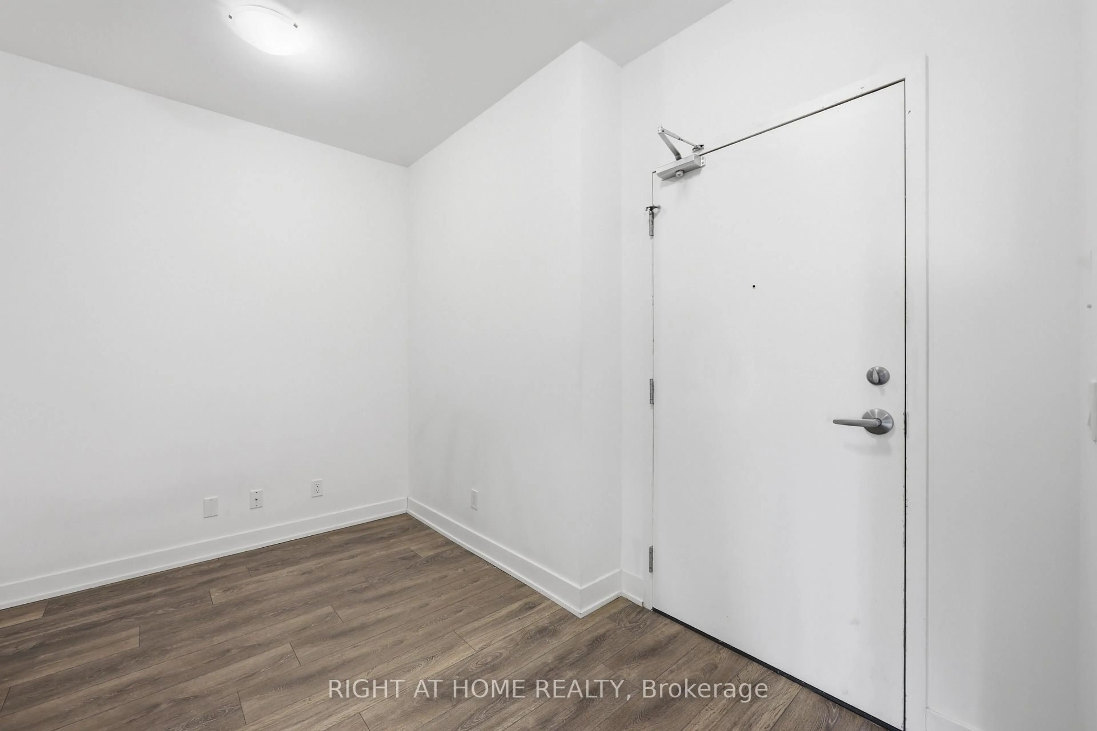 A pic of a room for 297 OAK WALK Dr #2407, Oakville Ontario L6H 3R6