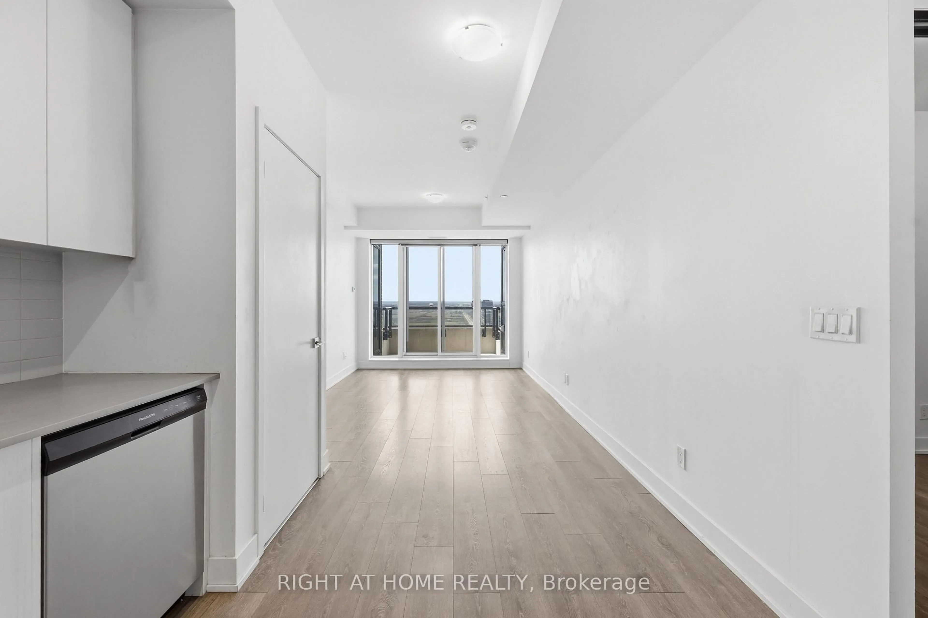 Unknown for 297 OAK WALK Dr #2407, Oakville Ontario L6H 3R6