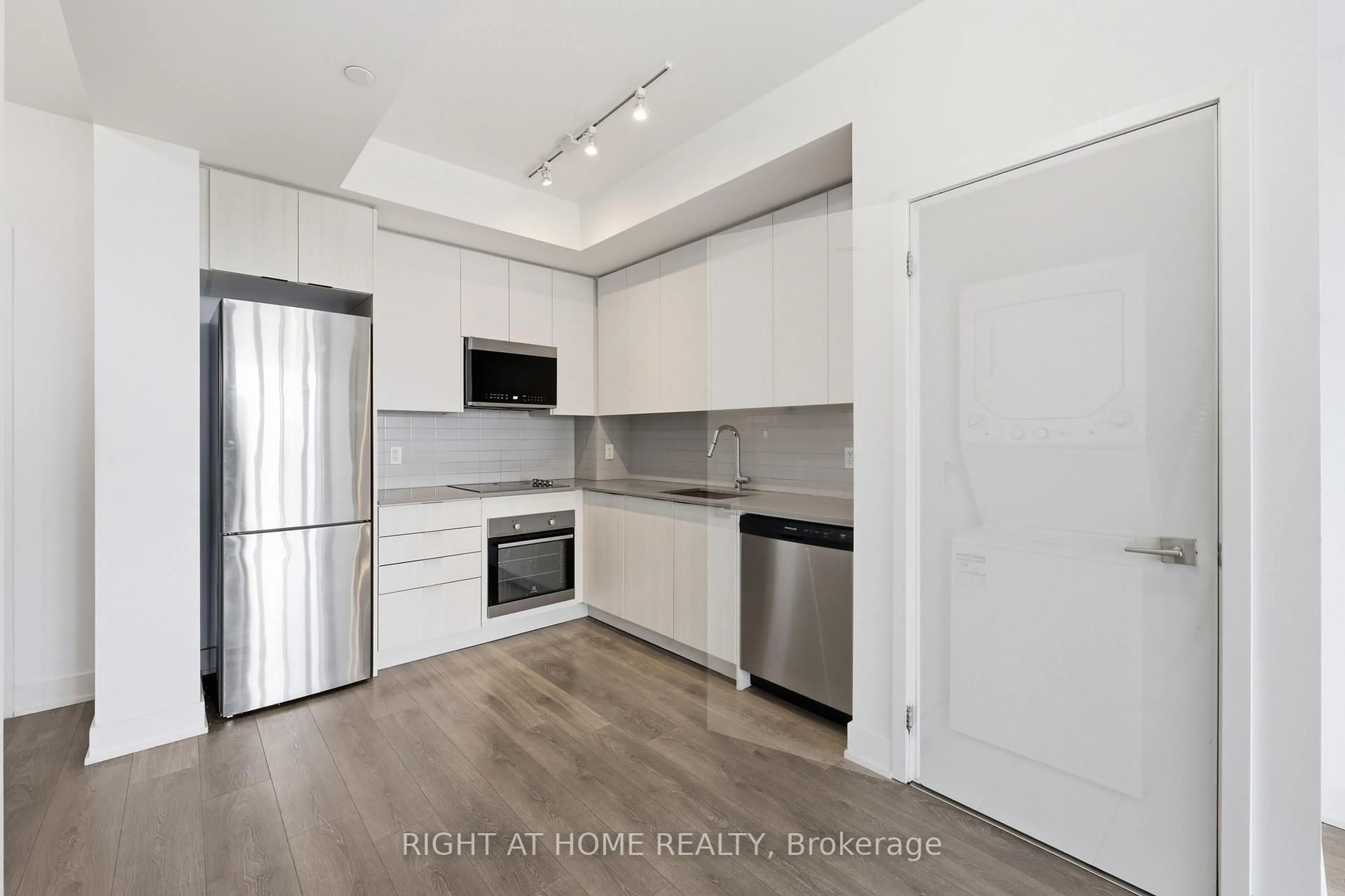 Unknown for 297 OAK WALK Dr #2407, Oakville Ontario L6H 3R6