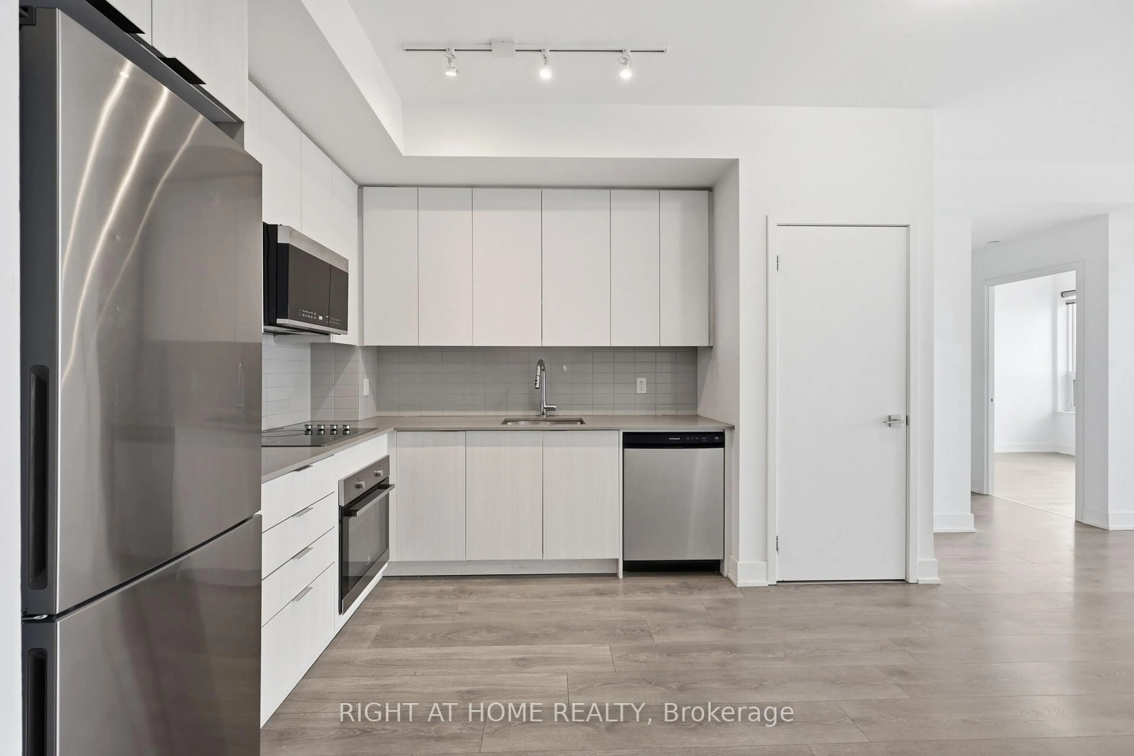 Standard kitchen, unknown for 297 OAK WALK Dr #2407, Oakville Ontario L6H 3R6