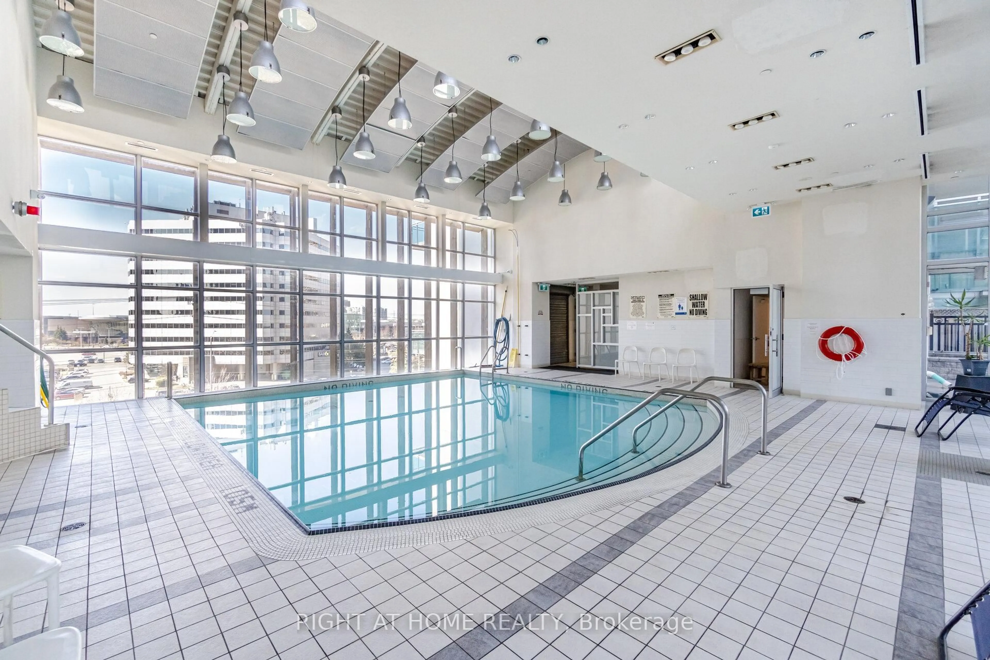 Pool for 3939 Duke Of York Blvd #1909, Mississauga Ontario L5B 4N2