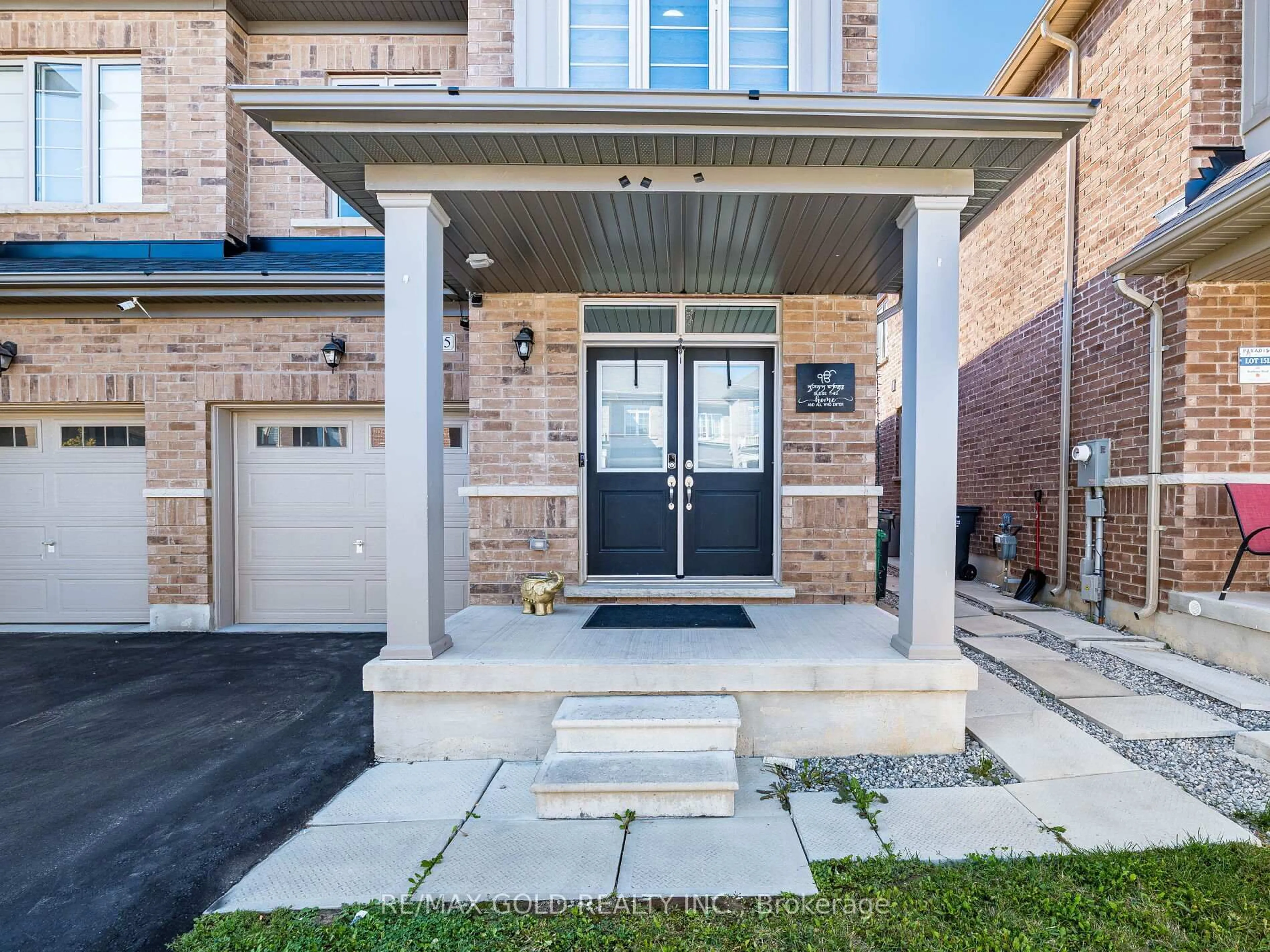 Home with brick exterior material, street for 105 Boathouse Rd, Brampton Ontario L7A 5B7