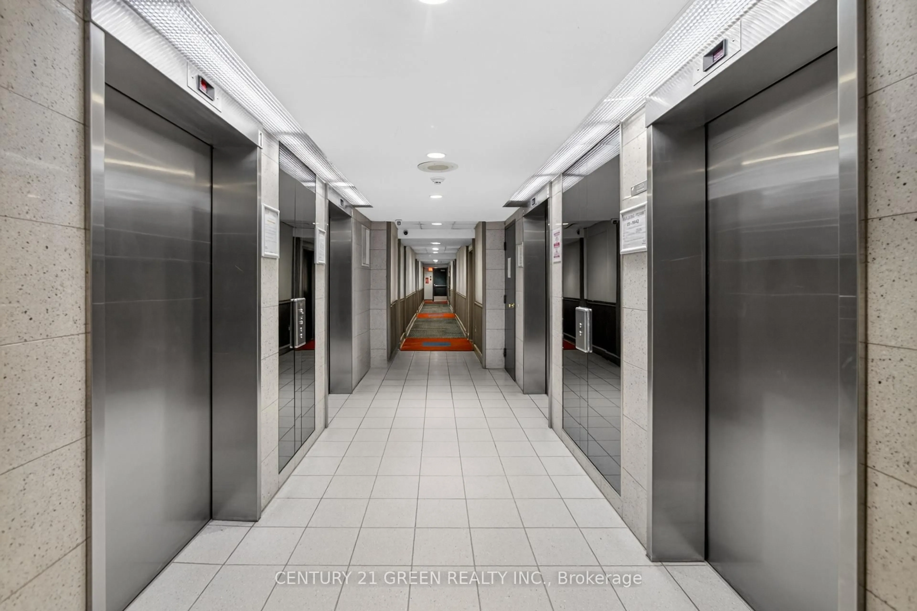 Indoor foyer for 265 Enfield Pl #1101, Mississauga Ontario L5B 3Y7