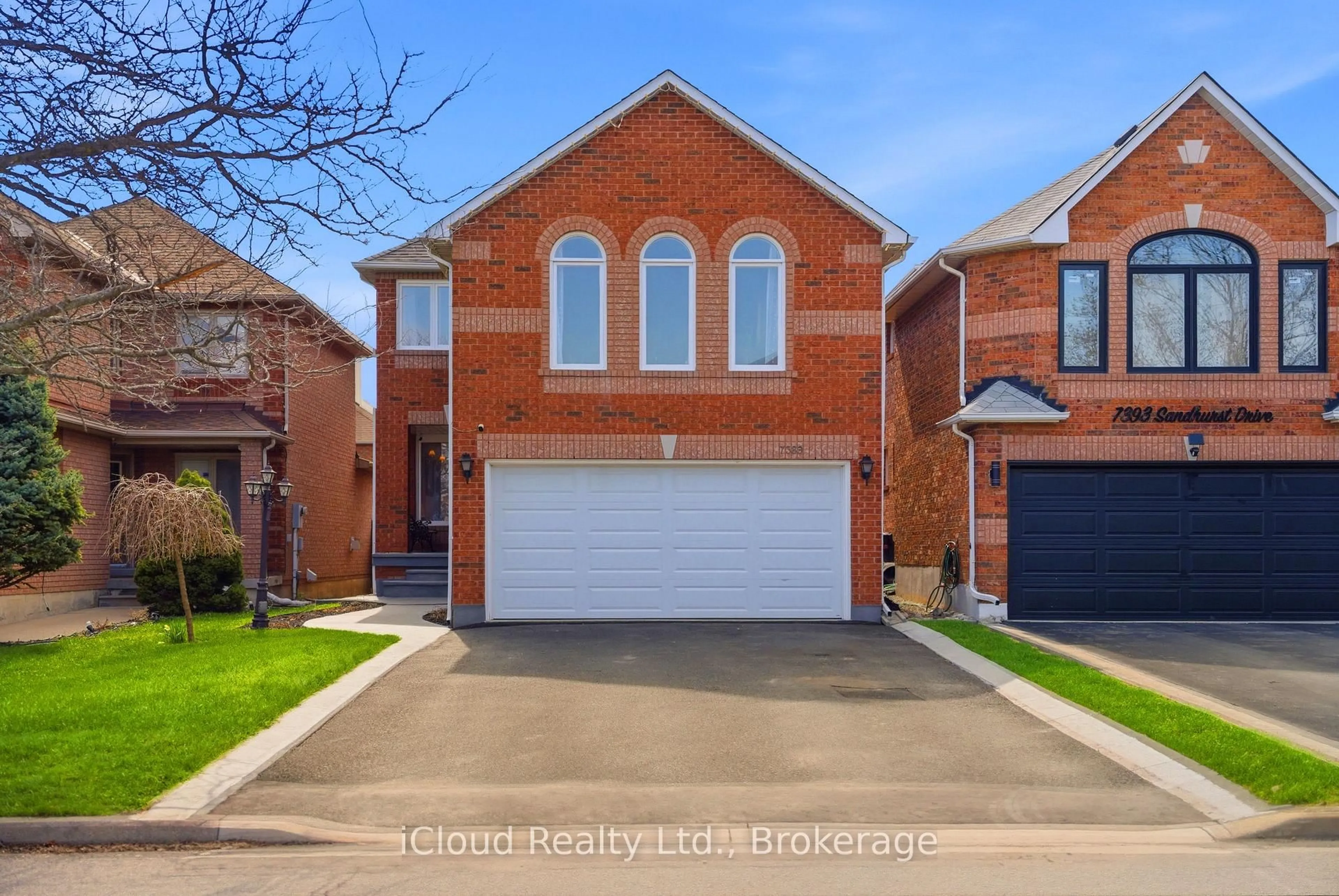 Home with brick exterior material, street for 7389 Sandhurst Dr, Mississauga Ontario L5N 7G6