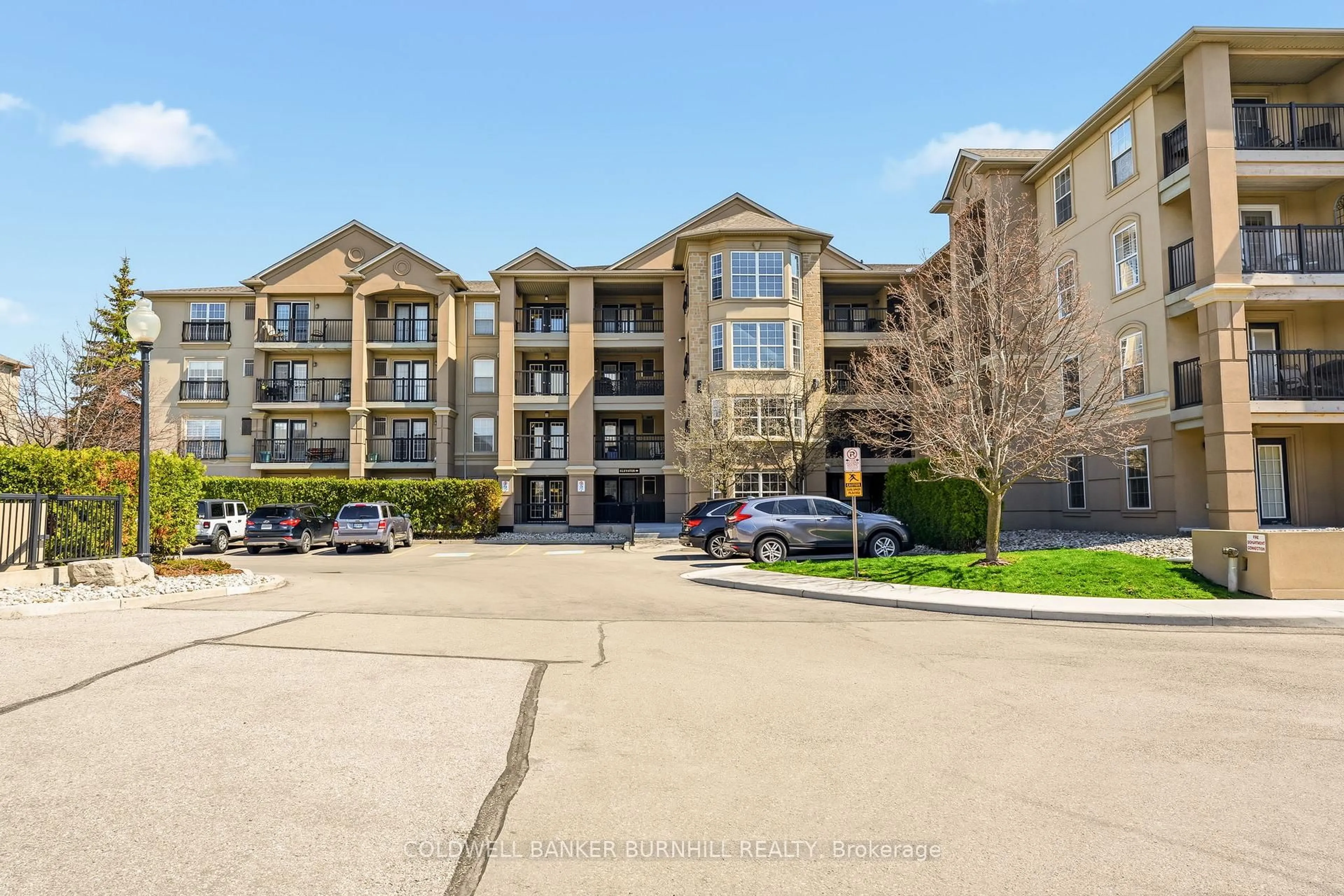 A pic from outside/outdoor area/front of a property/back of a property/a pic from drone, unknown for 2055 APPLEBY Line #411, Burlington Ontario L7L 7H1