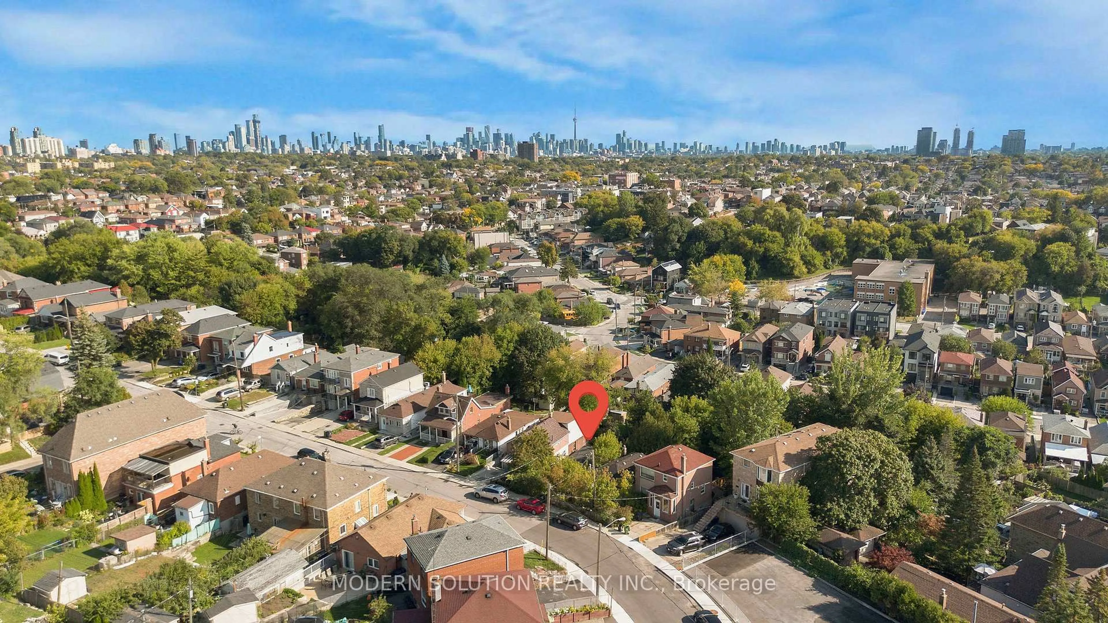 A pic from outside/outdoor area/front of a property/back of a property/a pic from drone, city buildings view from balcony for 5A Dynevor Rd, Toronto Ontario M6E 3W7