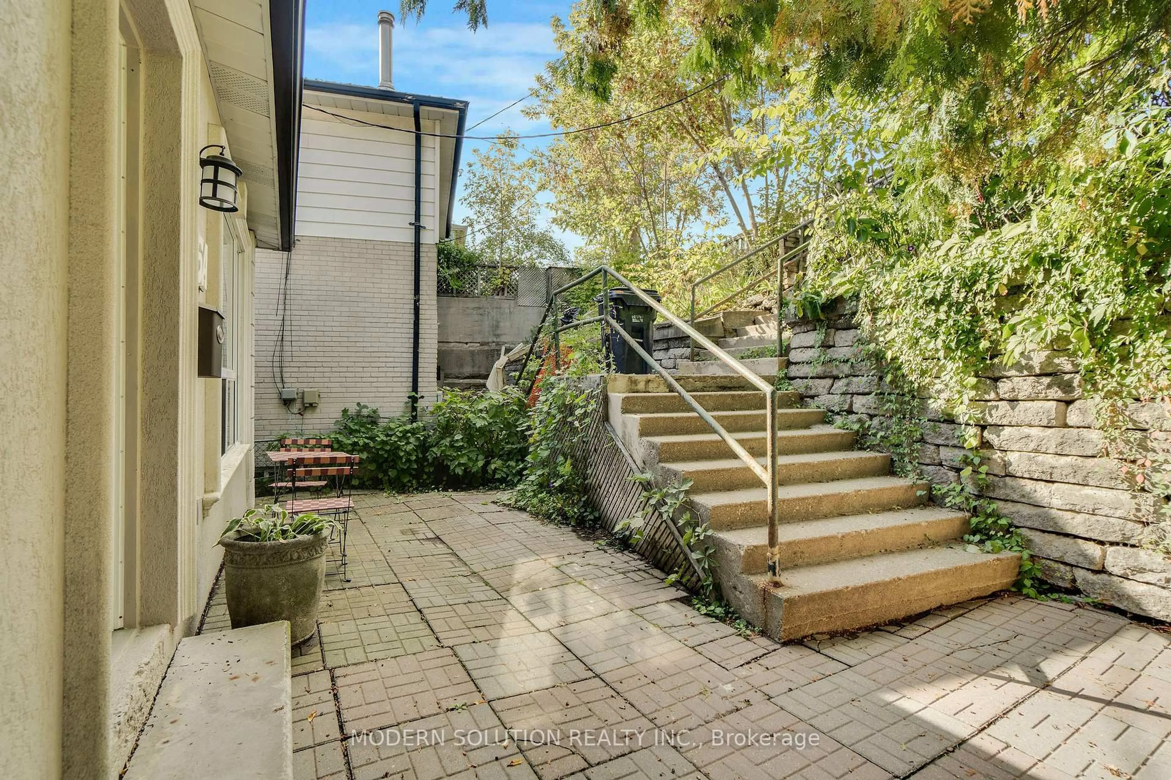 Patio, street for 5A Dynevor Rd, Toronto Ontario M6E 3W7