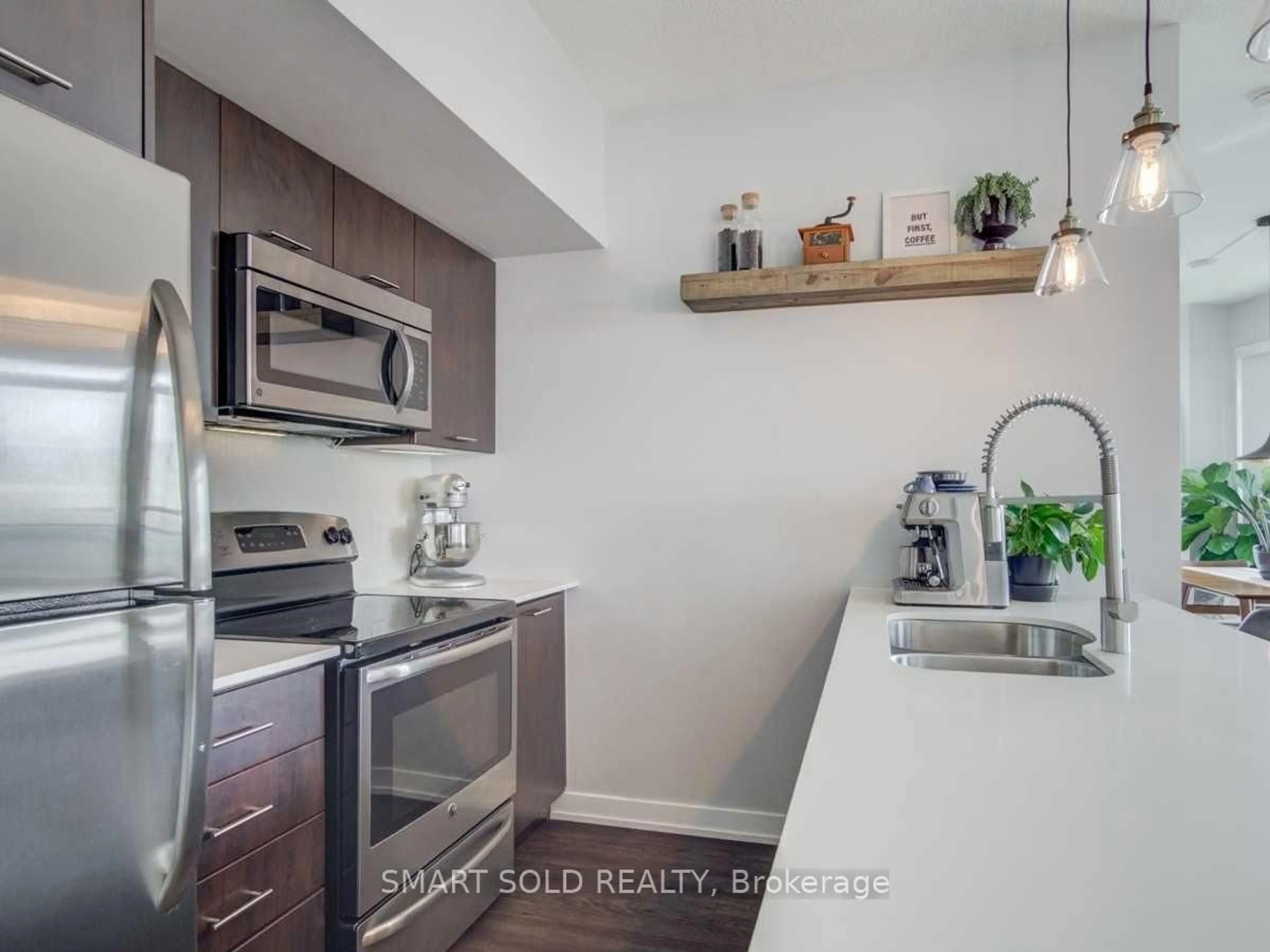 Open concept kitchen, unknown for 2212 Lake Shore Blvd #1503, Toronto Ontario M8V 0C2