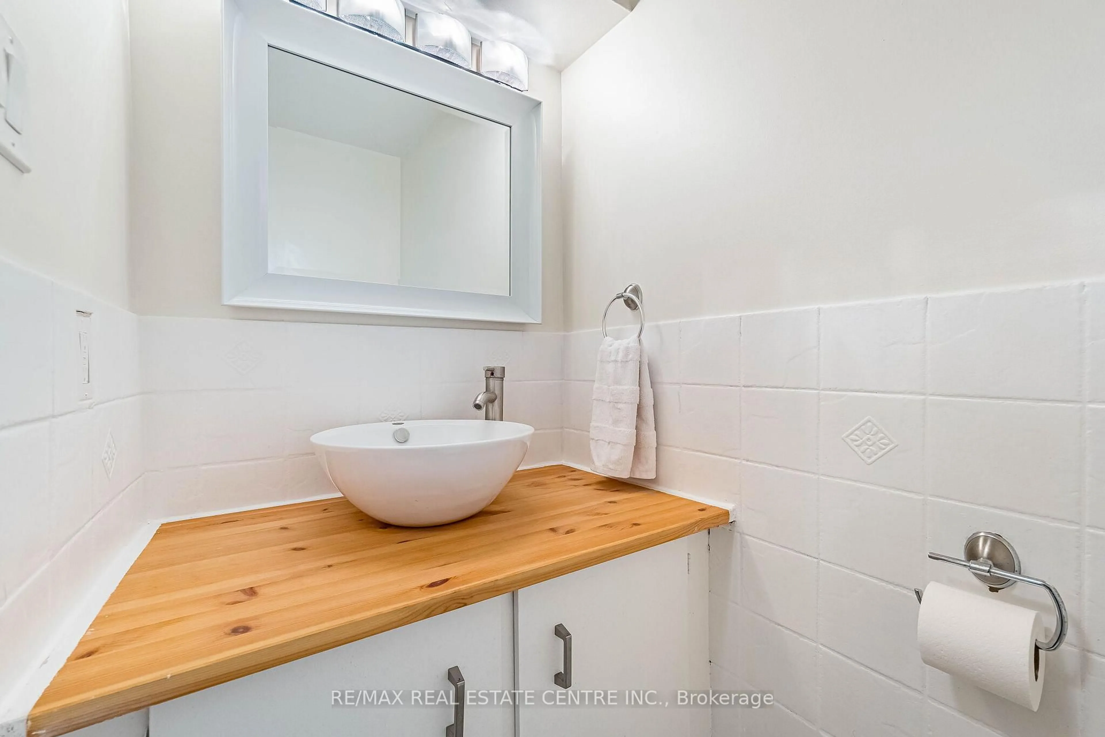 Standard bathroom, unknown for 2170 Bromsgrove Rd #59, Mississauga Ontario L5J 4J2