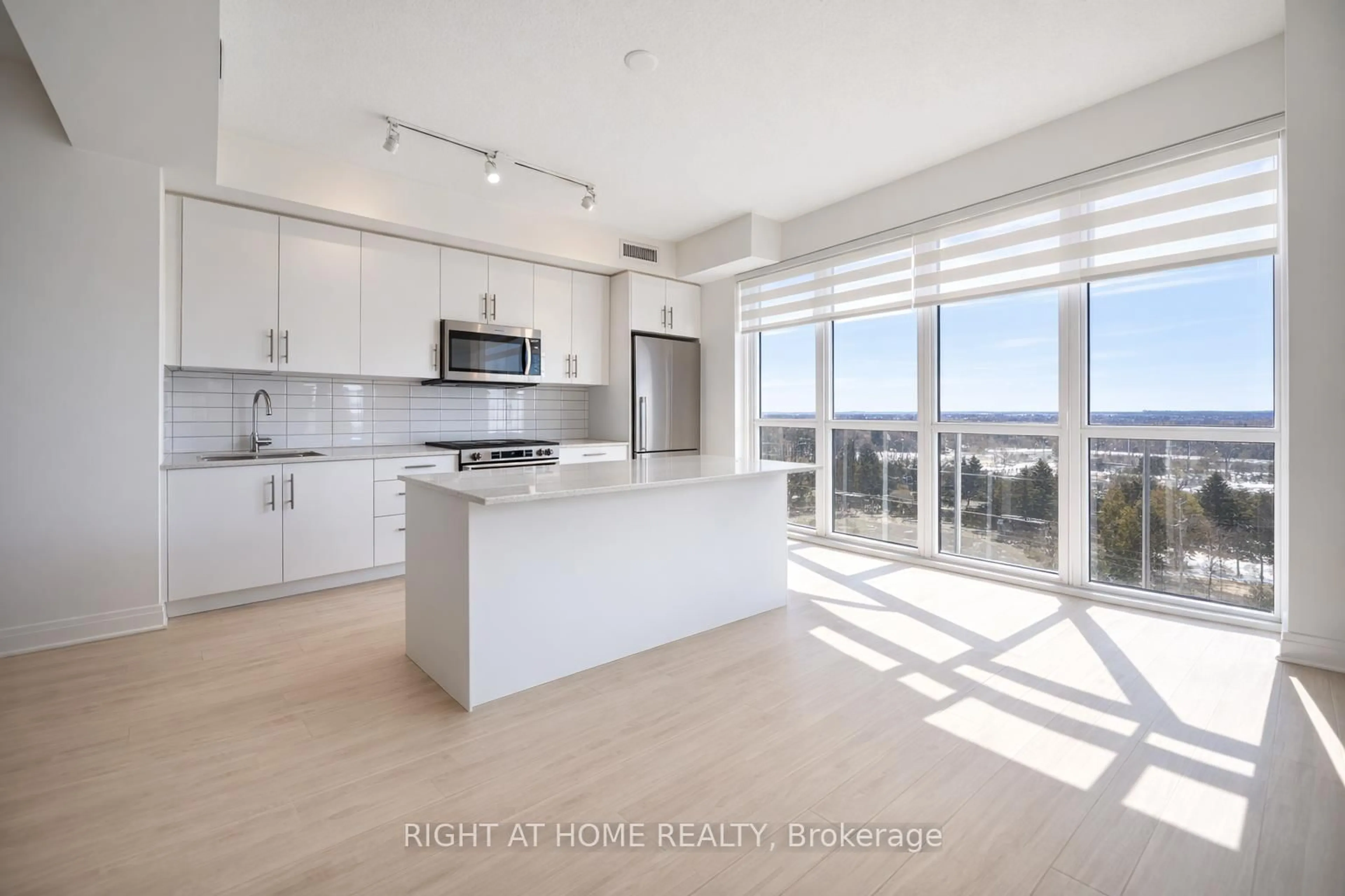 Open concept kitchen, unknown for 509 Dundas St #606, Oakville Ontario L6M 5P4