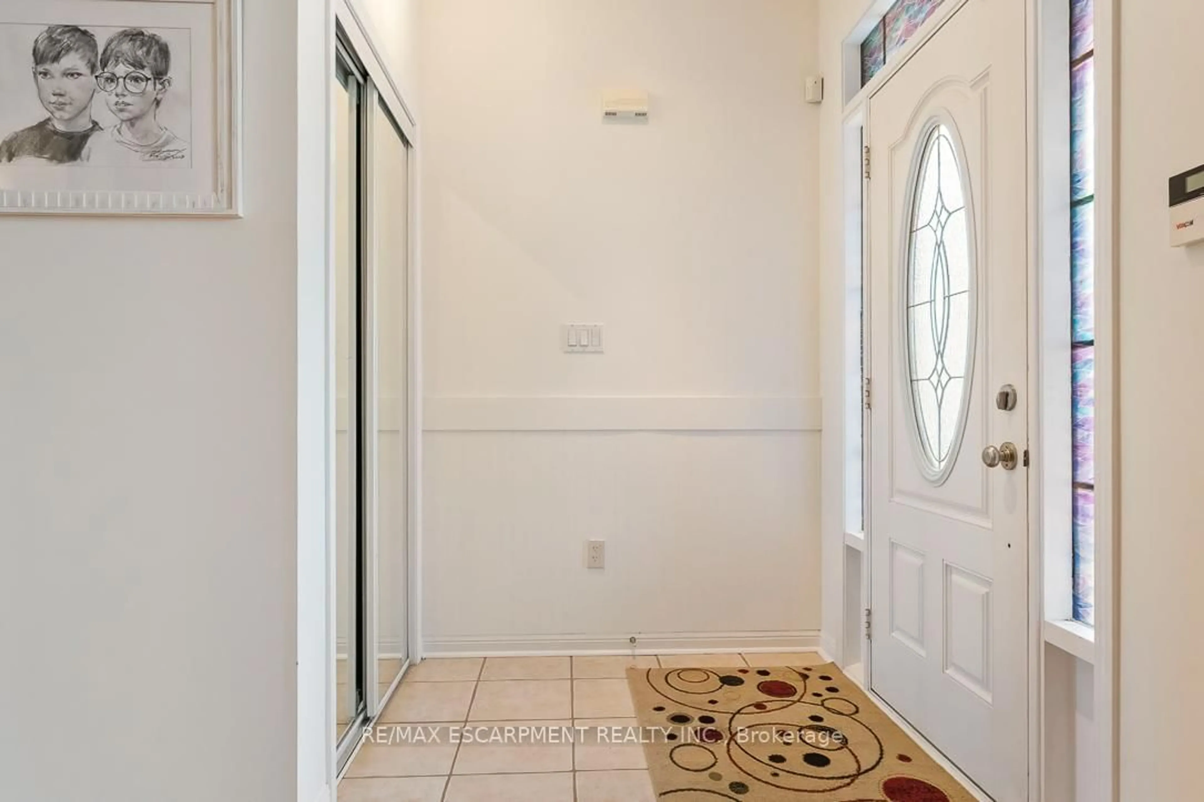 Indoor entryway for 1211 Barr Cres, Milton Ontario L9T 6X6