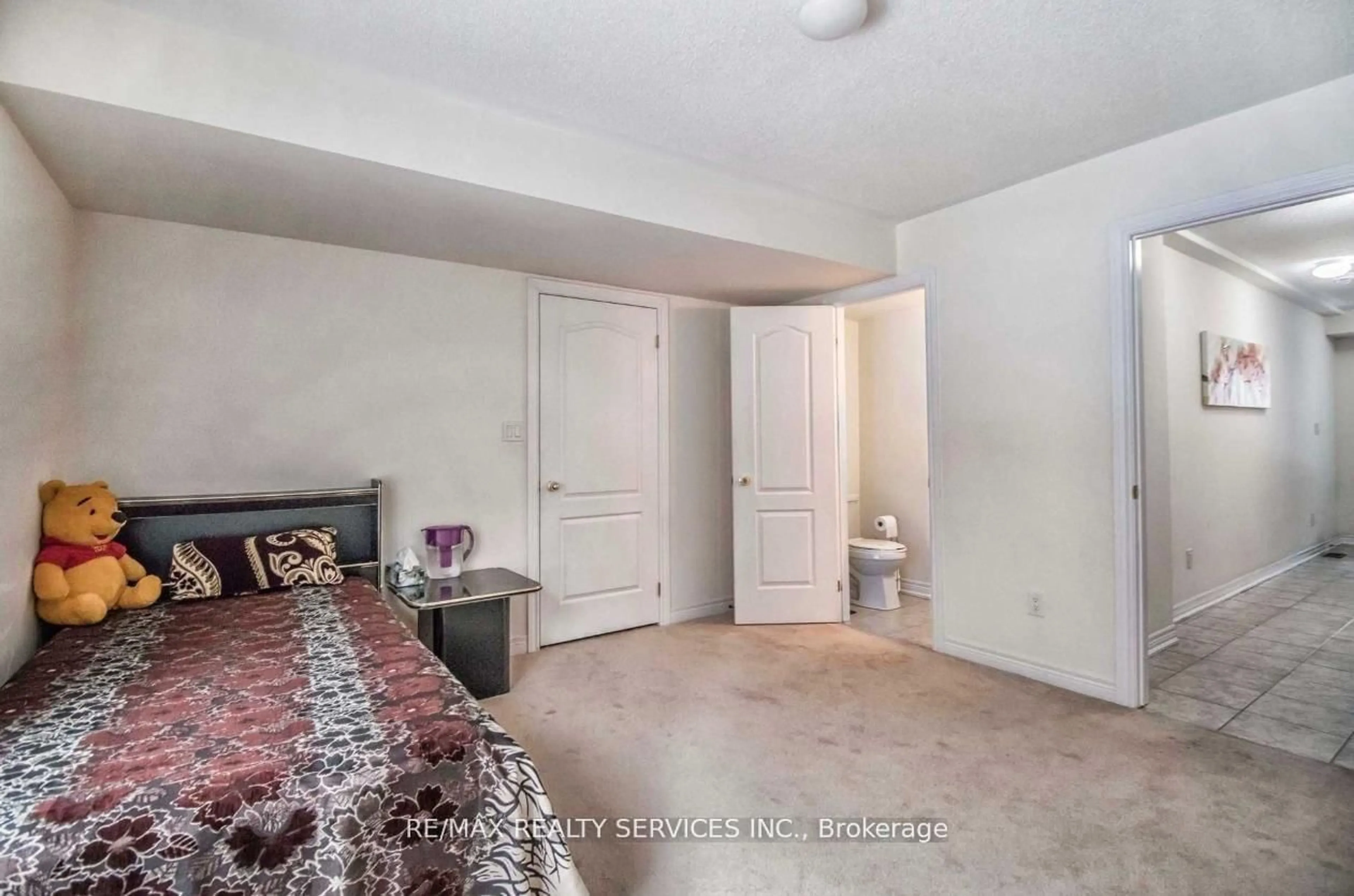 A pic of a room for 10 Rabbit Run Way, Brampton Ontario L6Z 0B4