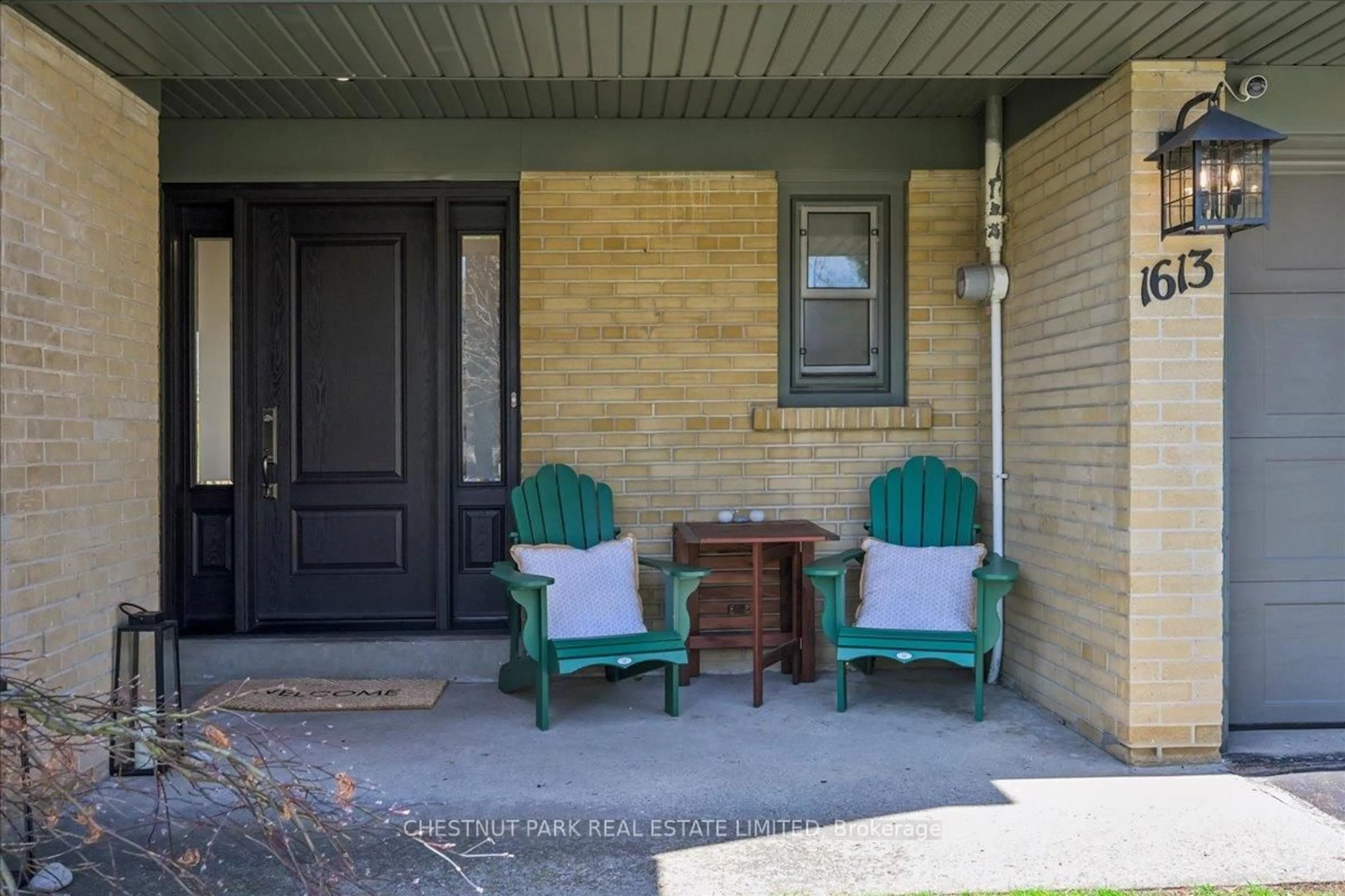 Unknown for 1613 Wembury Rd, Mississauga Ontario L5J 2L8