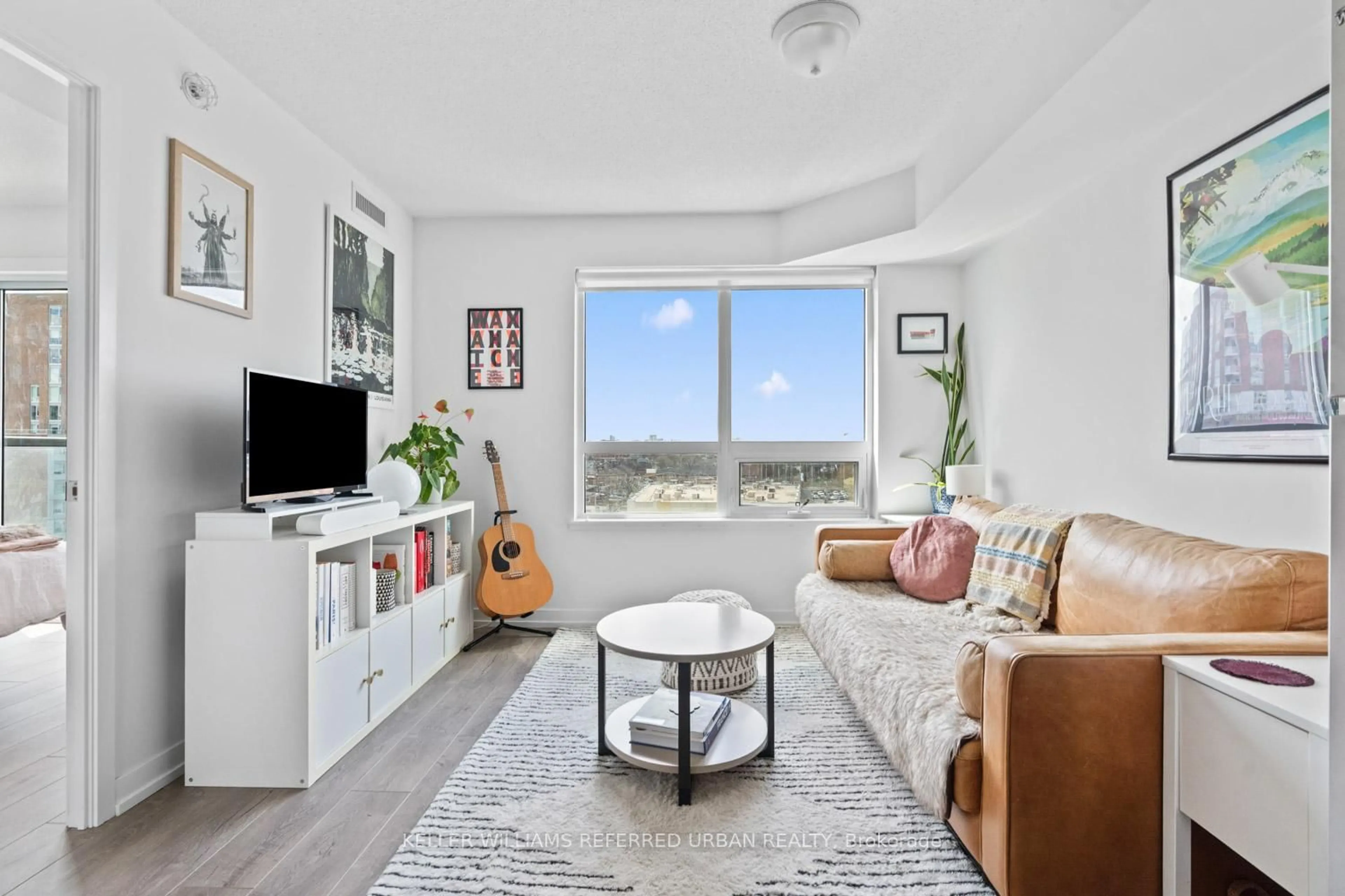 Living room with furniture, unknown for 1420 Dupont St #811, Toronto Ontario M6H 0C2