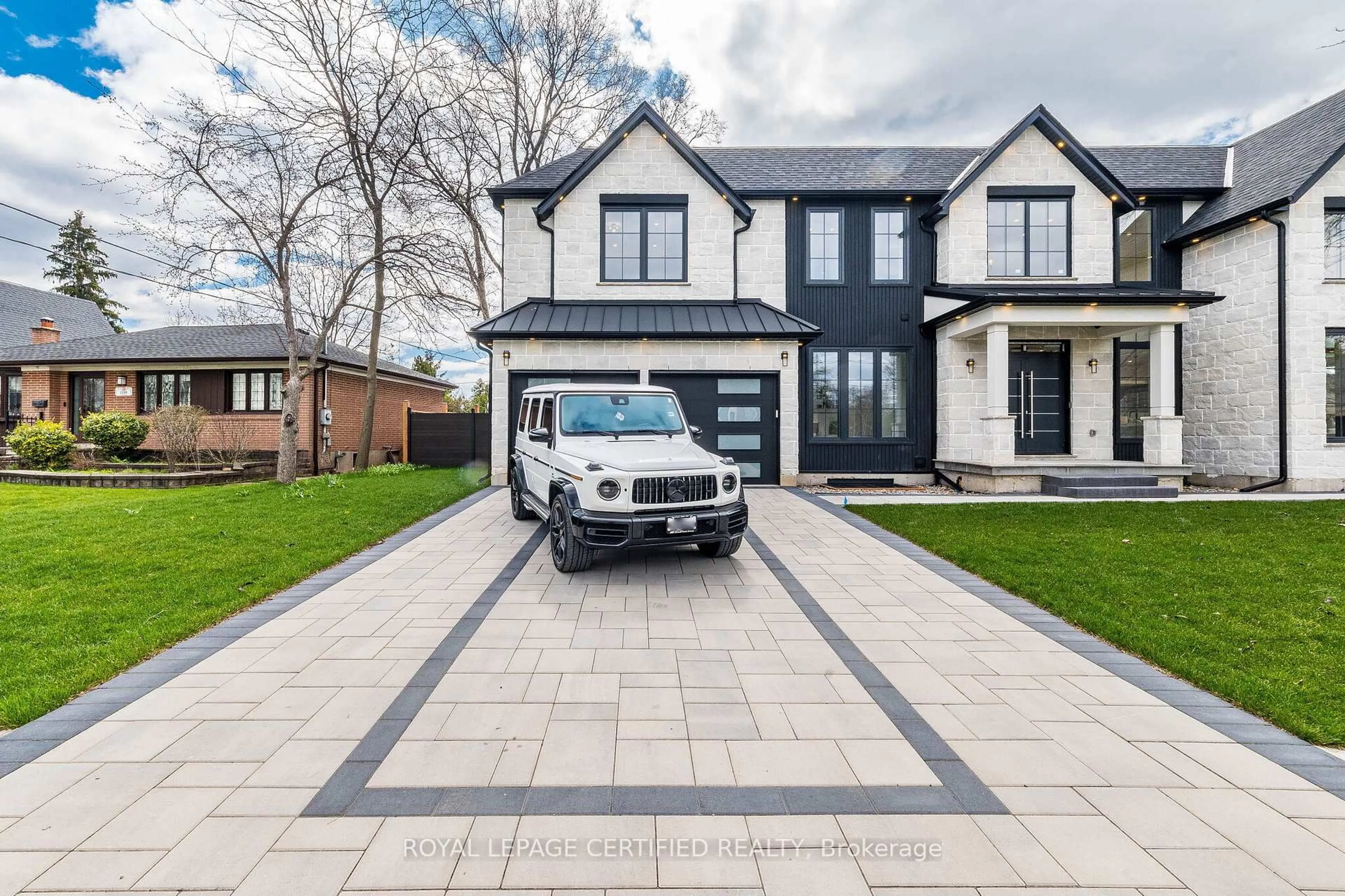 Home with brick exterior material, street for 1404 Waverly Ave, Oakville Ontario L6L 2S3