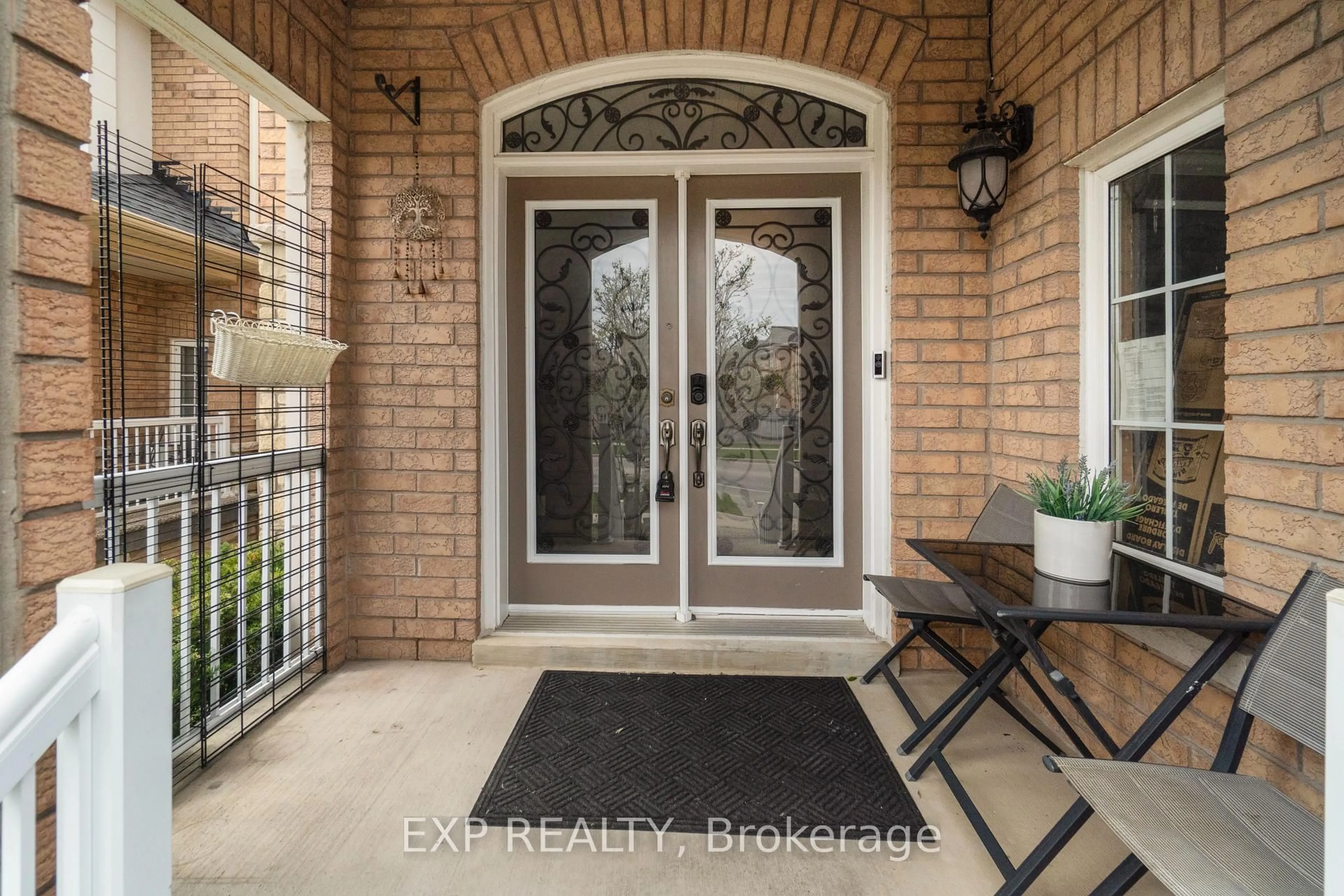 Indoor entryway for 3095 Tacc Dr, Mississauga Ontario L5M 0A9