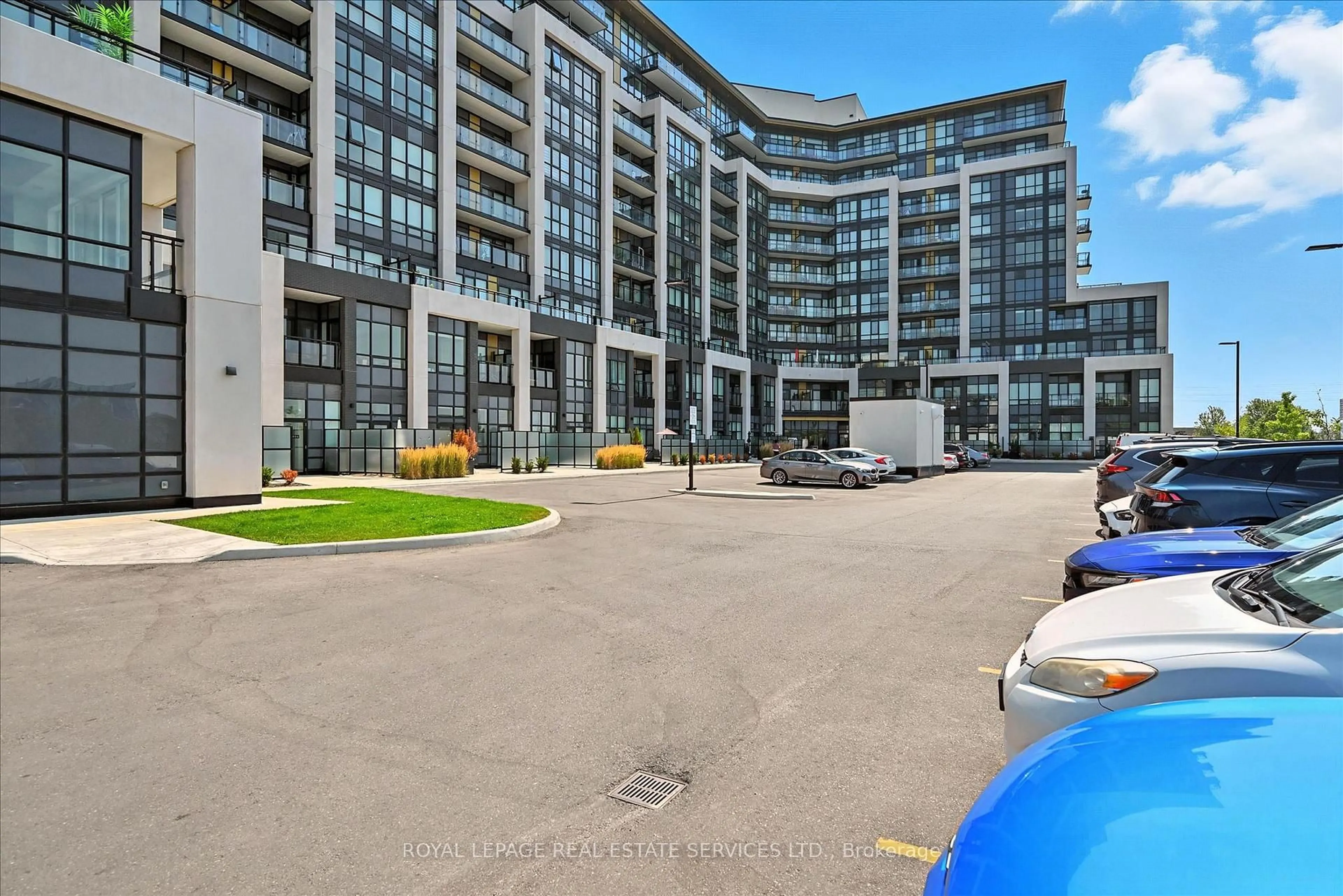 Unknown for 405 Dundas St #104, Oakville Ontario L6M 5P9