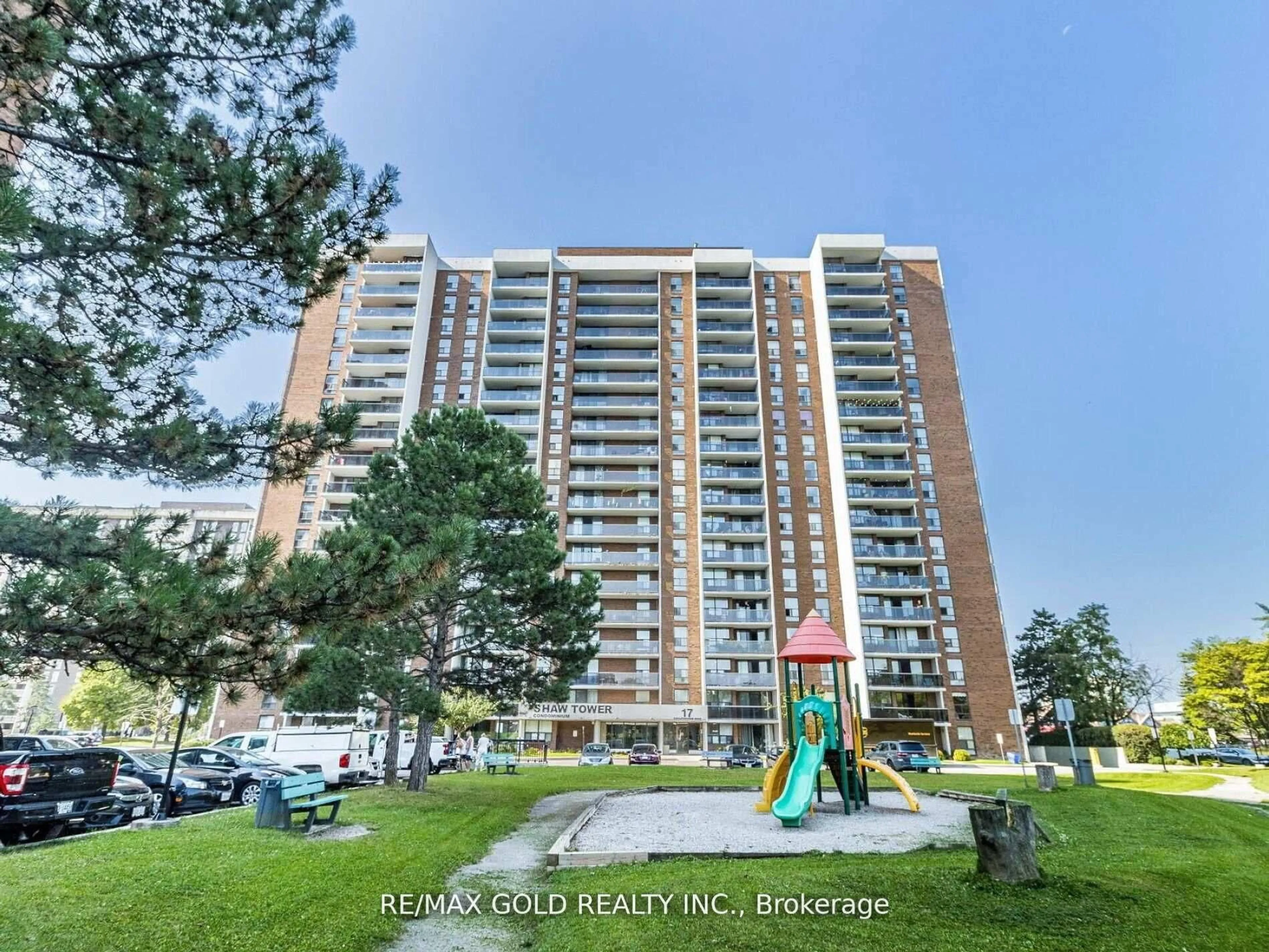 A pic from outside/outdoor area/front of a property/back of a property/a pic from drone, unknown for 18 Knightsbridge Rd #404, Brampton Ontario L6T 3X5