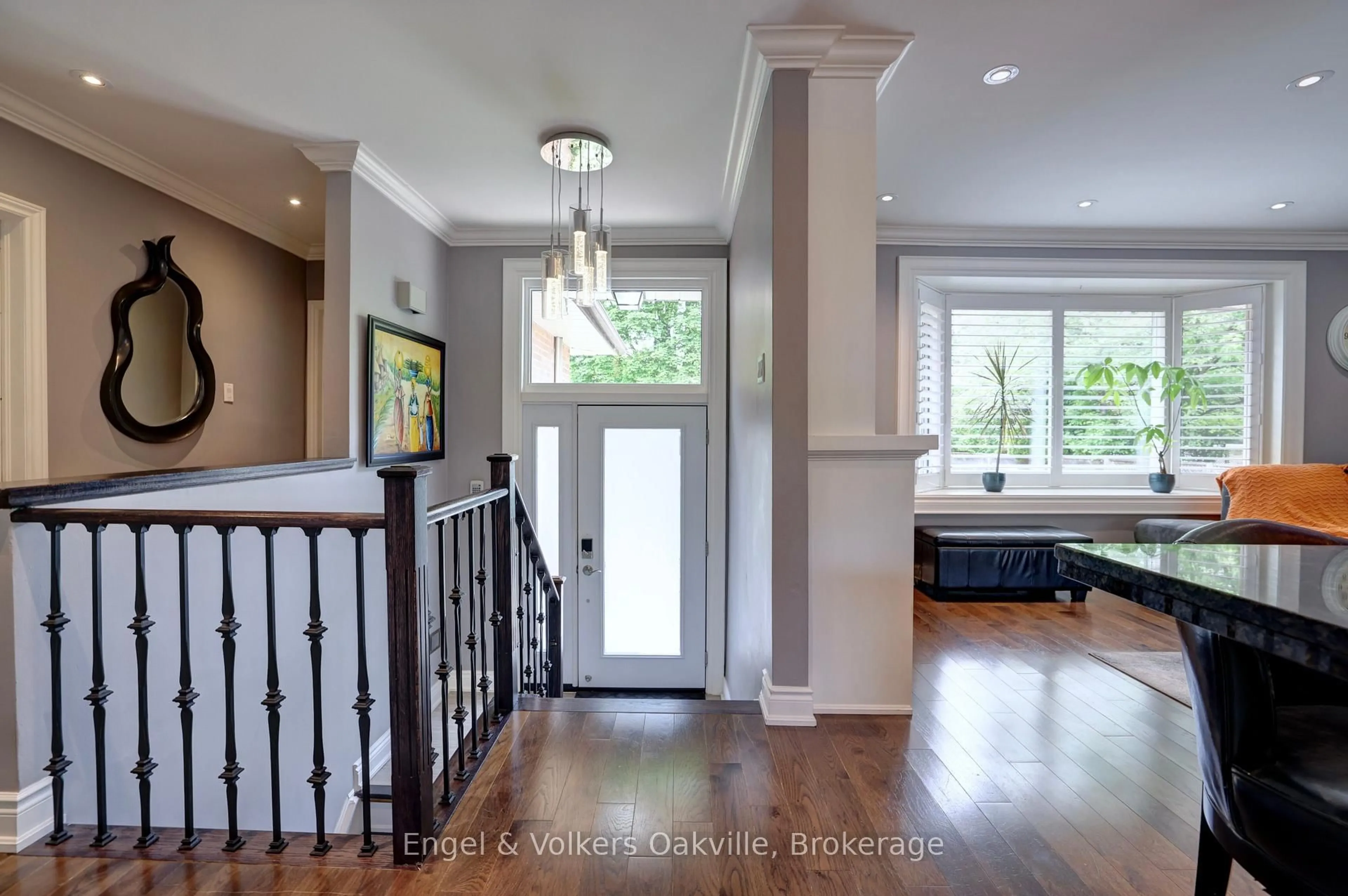 Indoor entryway for 465 Fourth Line, Oakville Ontario L6L 5A6