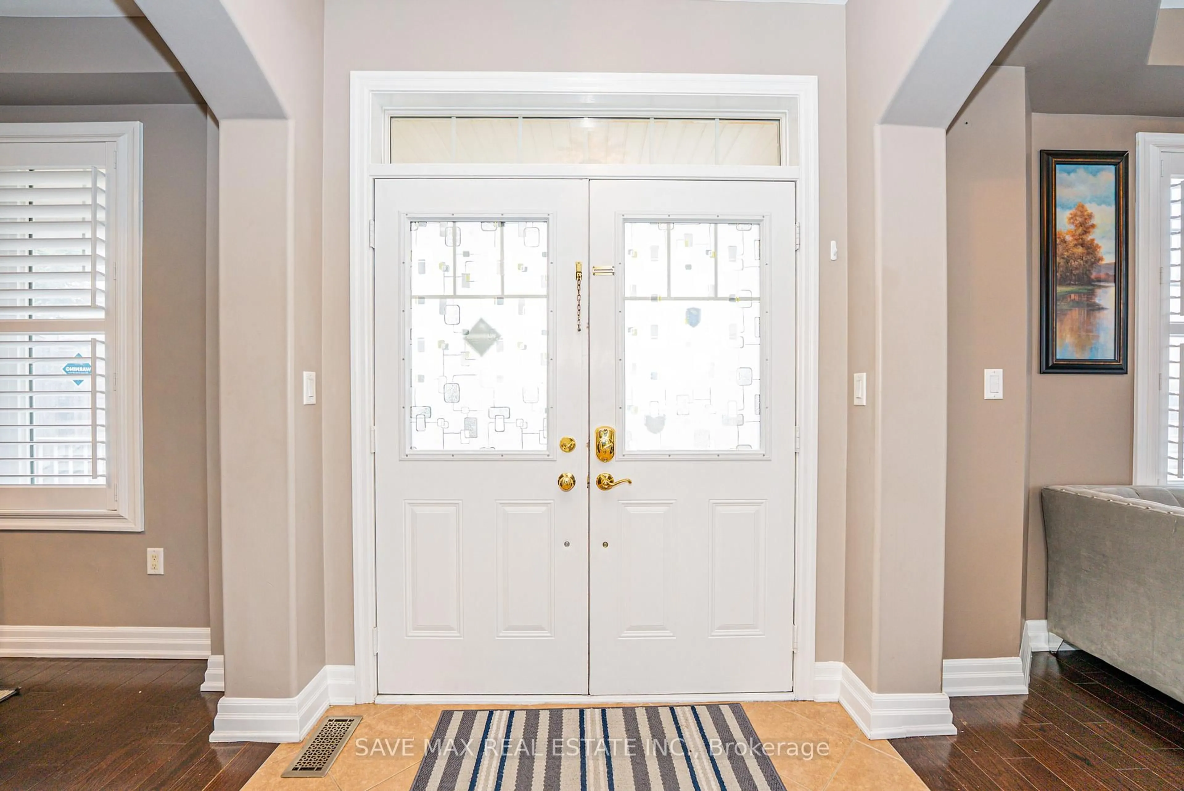 Indoor entryway for 198 Gardenbrooke Tr, Brampton Ontario L6P 3C8