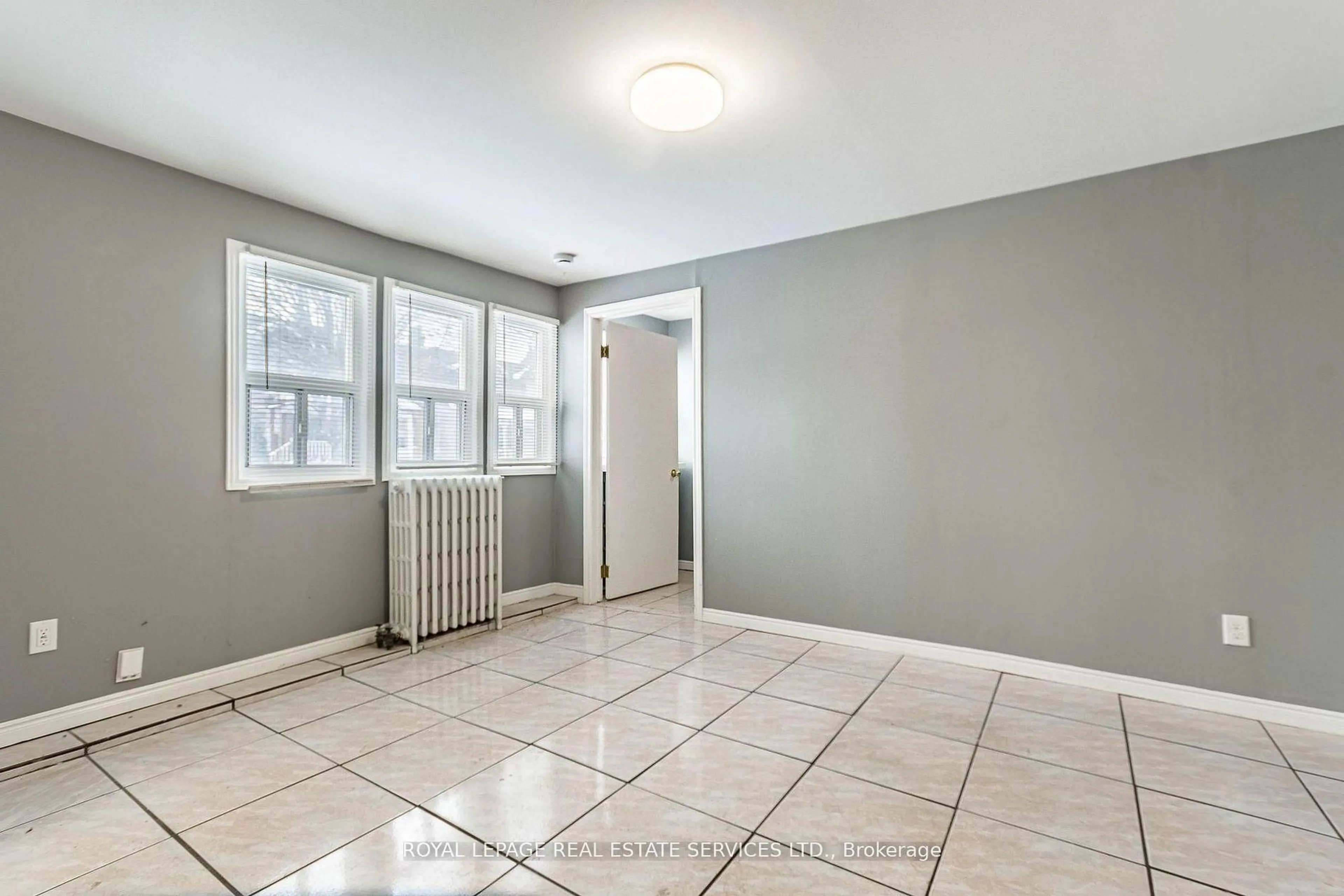 A pic of a room for 1160 Dufferin St, Toronto Ontario M6H 4B8