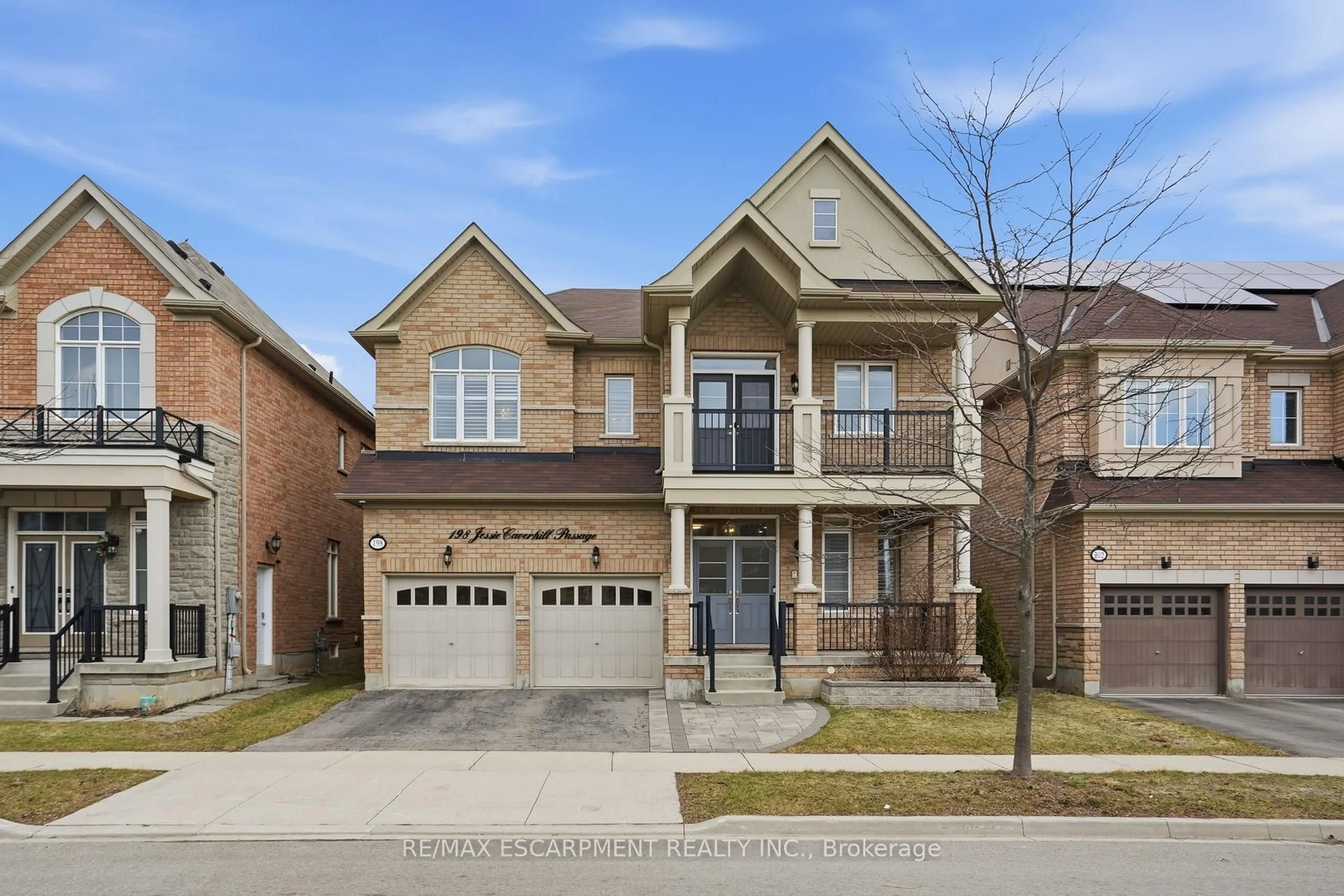 Home with brick exterior material, street for 198 Jessie Caverhill Pass, Oakville Ontario L6M 0Z6