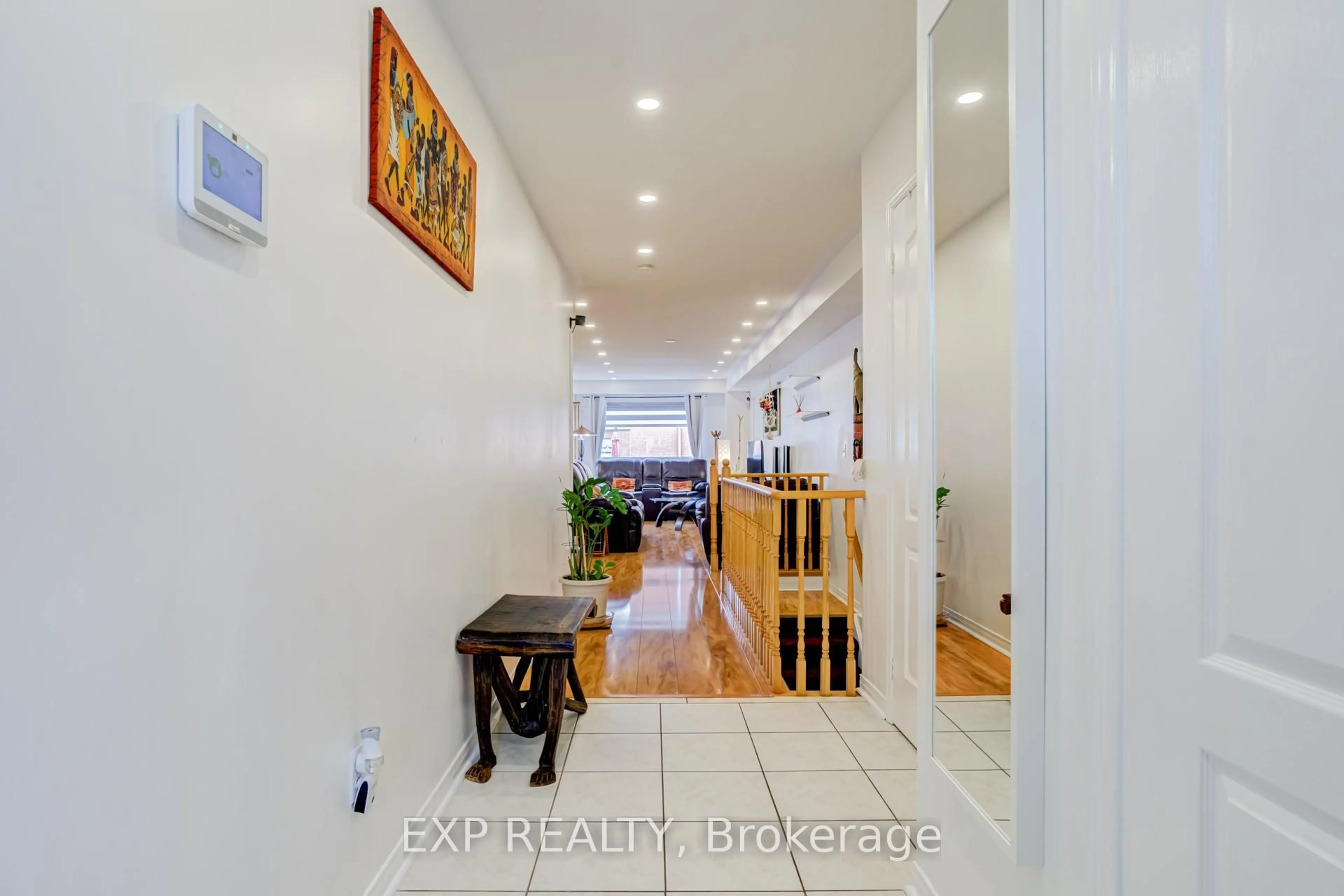 Indoor entryway for 770 Othello Crt #88, Mississauga Ontario L5W 1Y3