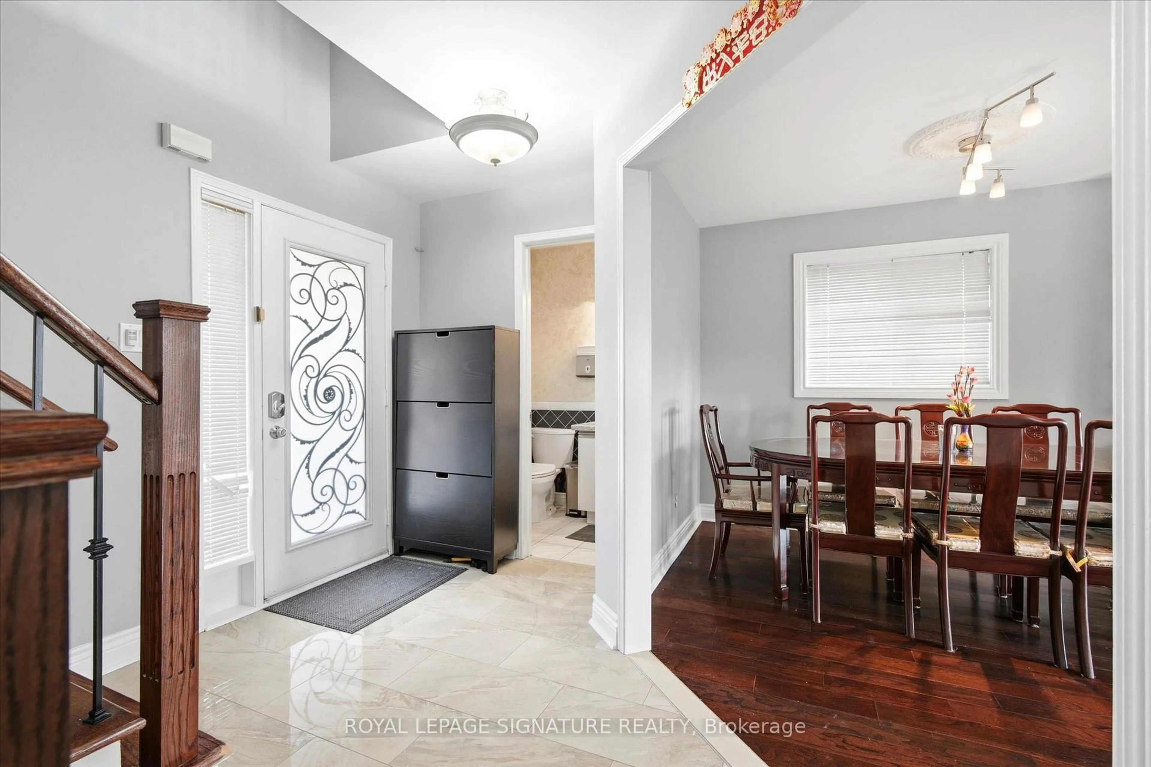 Indoor entryway for 85 Vivians Cres, Brampton Ontario L6Y 4V2