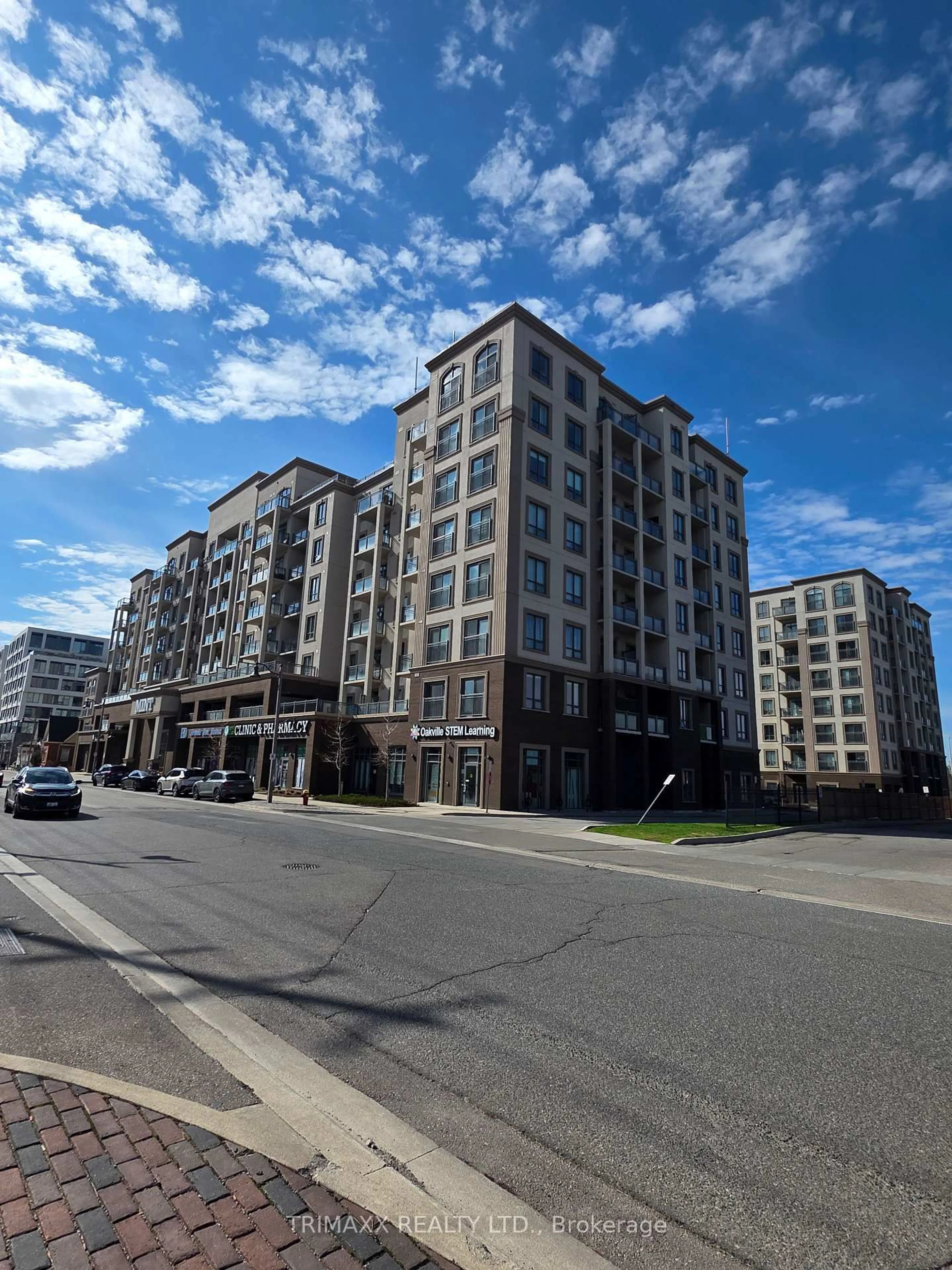 A pic from outside/outdoor area/front of a property/back of a property/a pic from drone, street for 2486 Old Bronte Rd #202, Oakville Ontario L6M 4J2