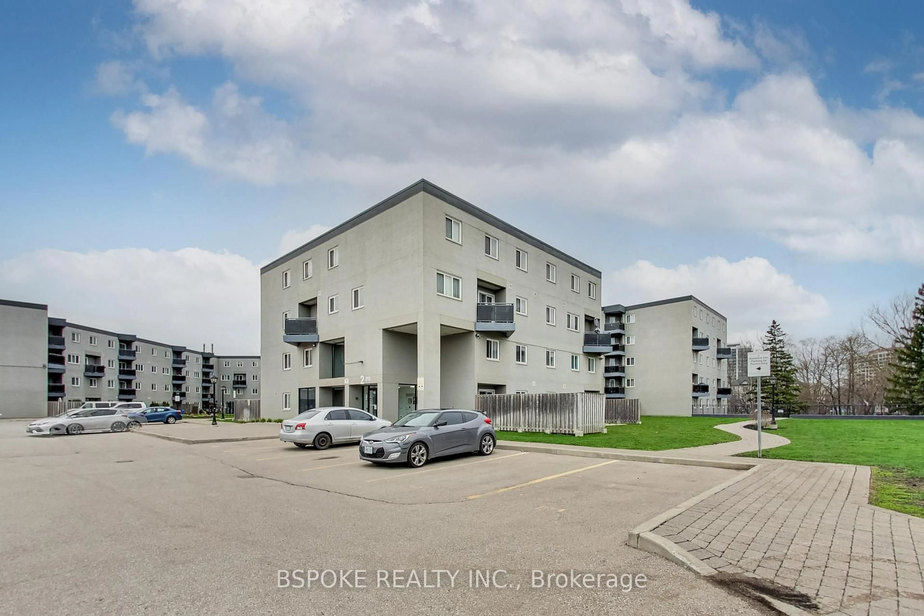 Unknown for 2001 Bonnymede Dr #103, Mississauga Ontario L5J 4H8