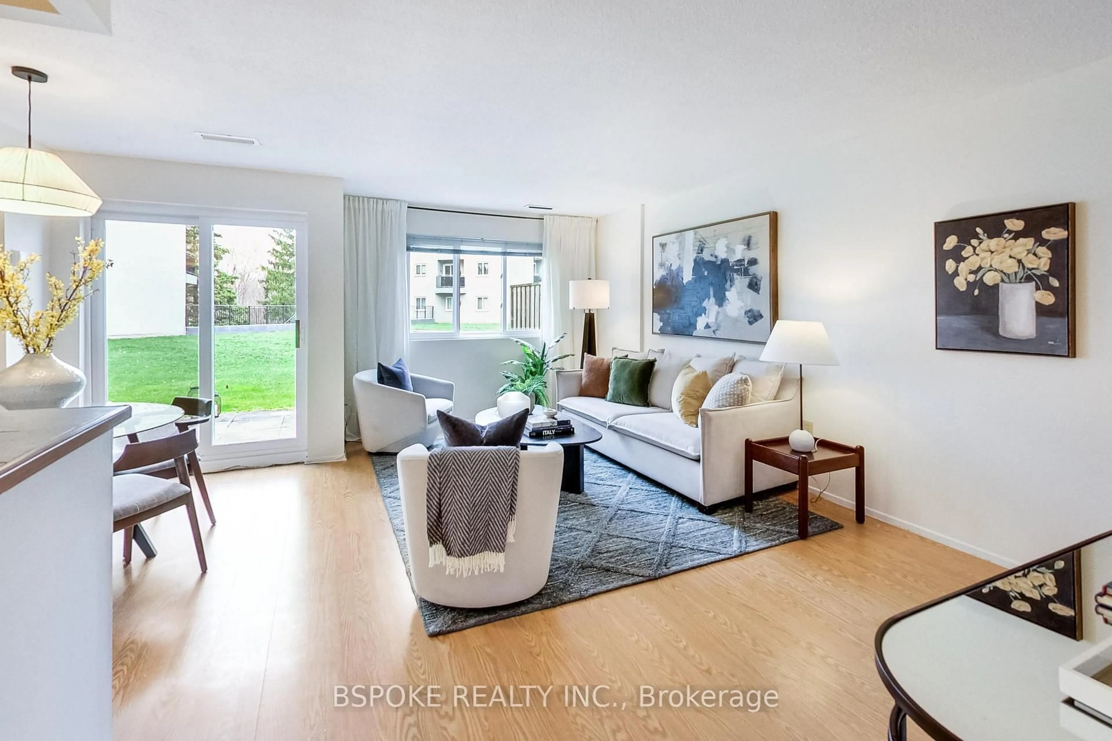 Living room with furniture, unknown for 2001 Bonnymede Dr #103, Mississauga Ontario L5J 4H8