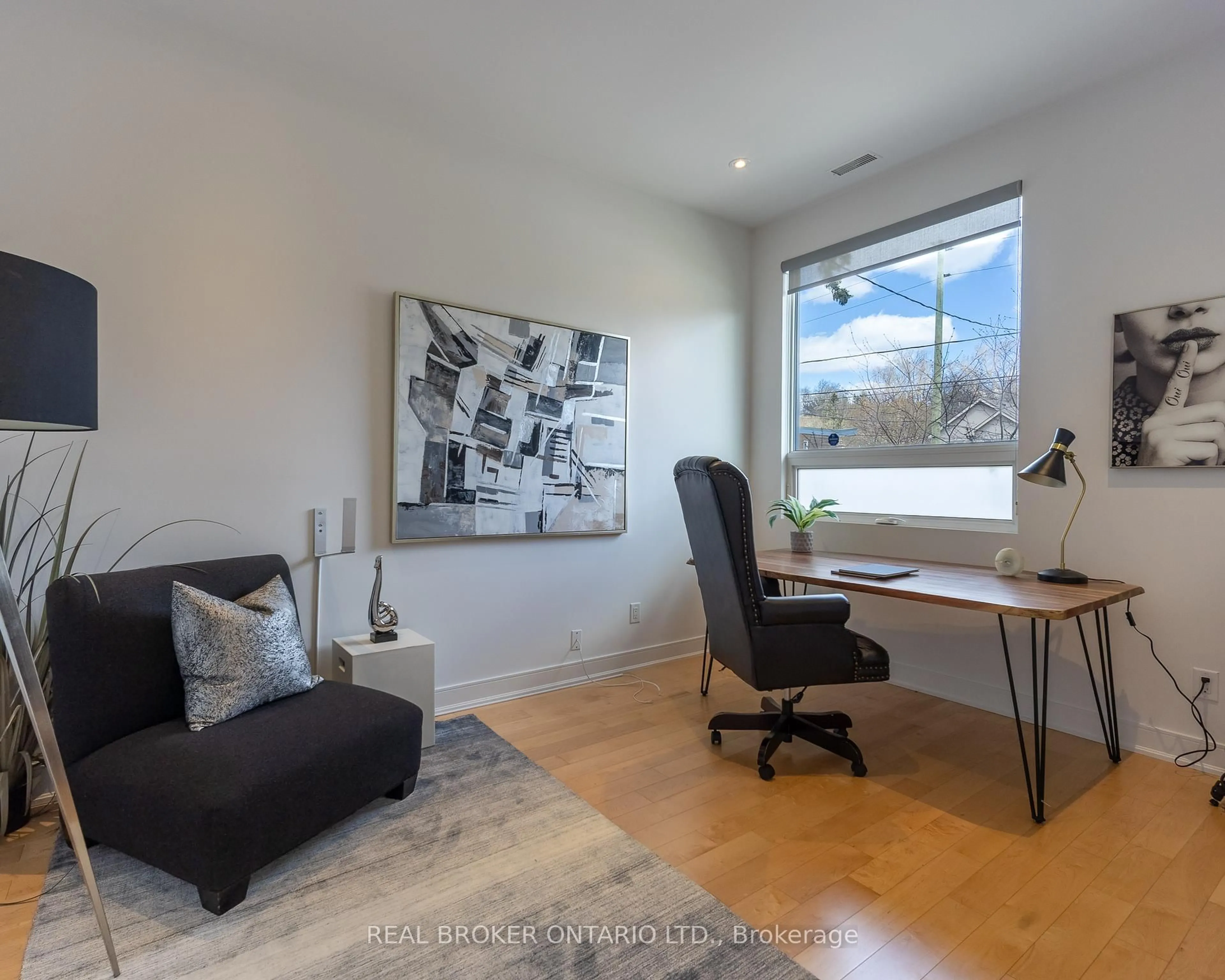 A pic of a room for 88 South Kingsway Way, Toronto Ontario M6S 3T3