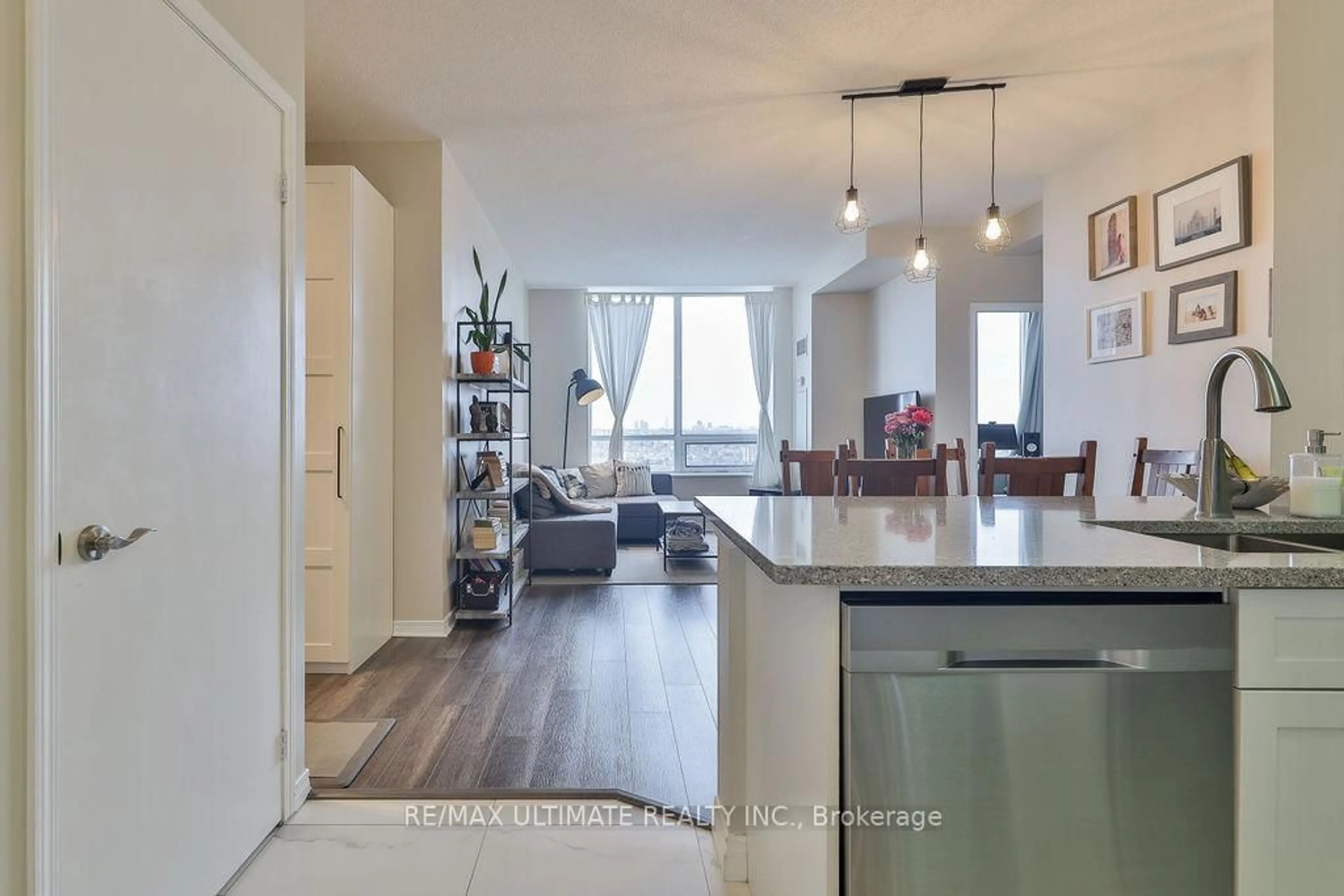Open concept kitchen, unknown for 60 Heintzman St #2404, Toronto Ontario M6P 5A1