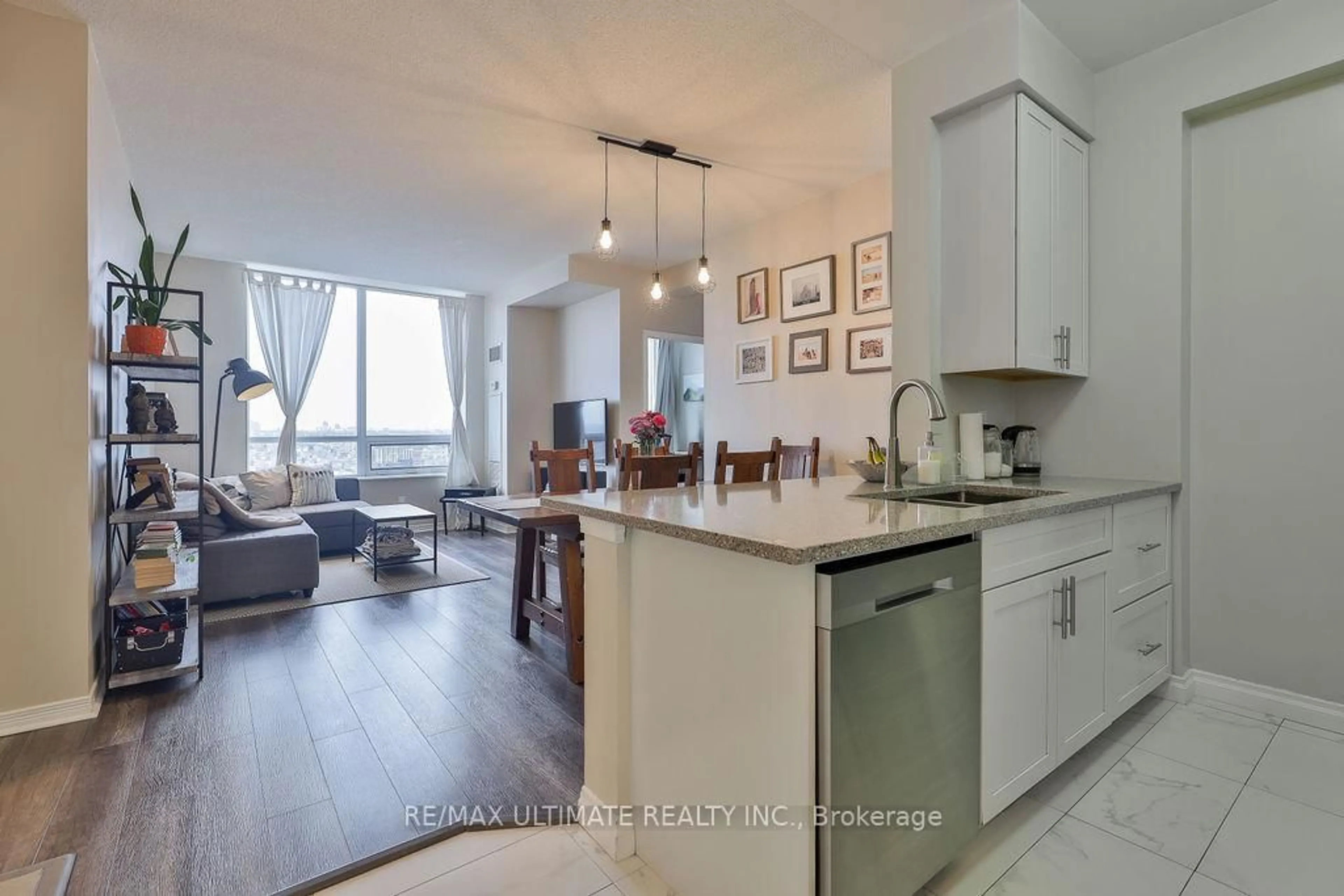 Open concept kitchen, unknown for 60 Heintzman St #2404, Toronto Ontario M6P 5A1