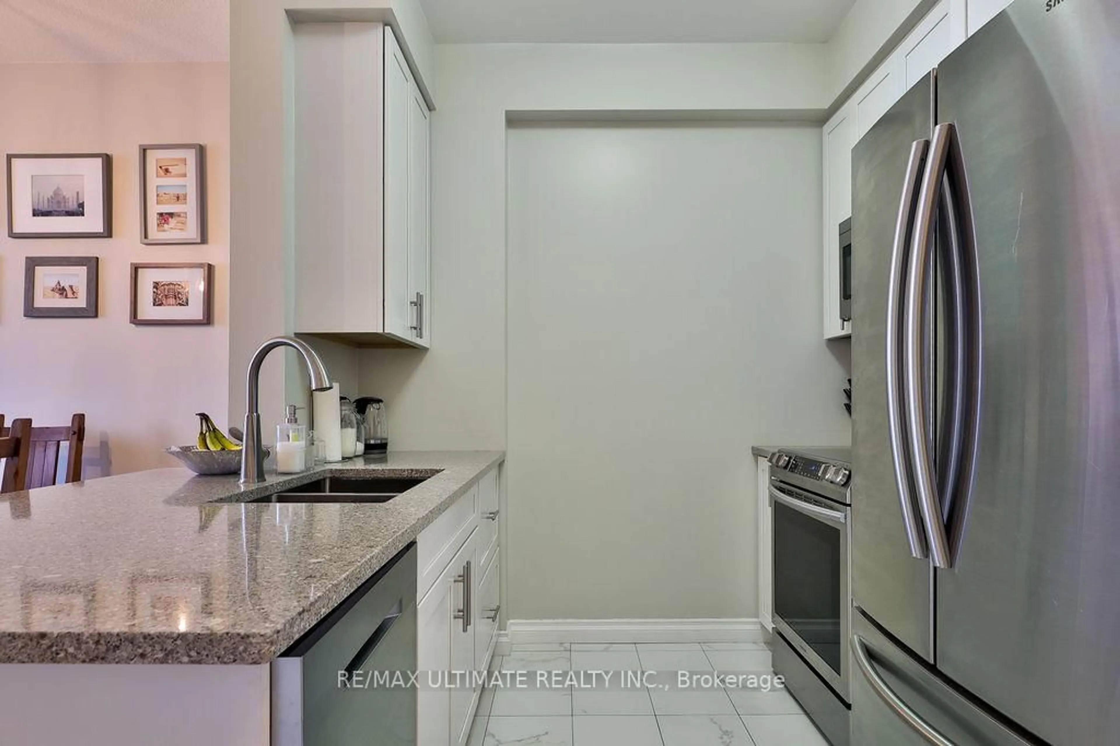Standard kitchen, ceramic/tile floor for 60 Heintzman St #2404, Toronto Ontario M6P 5A1