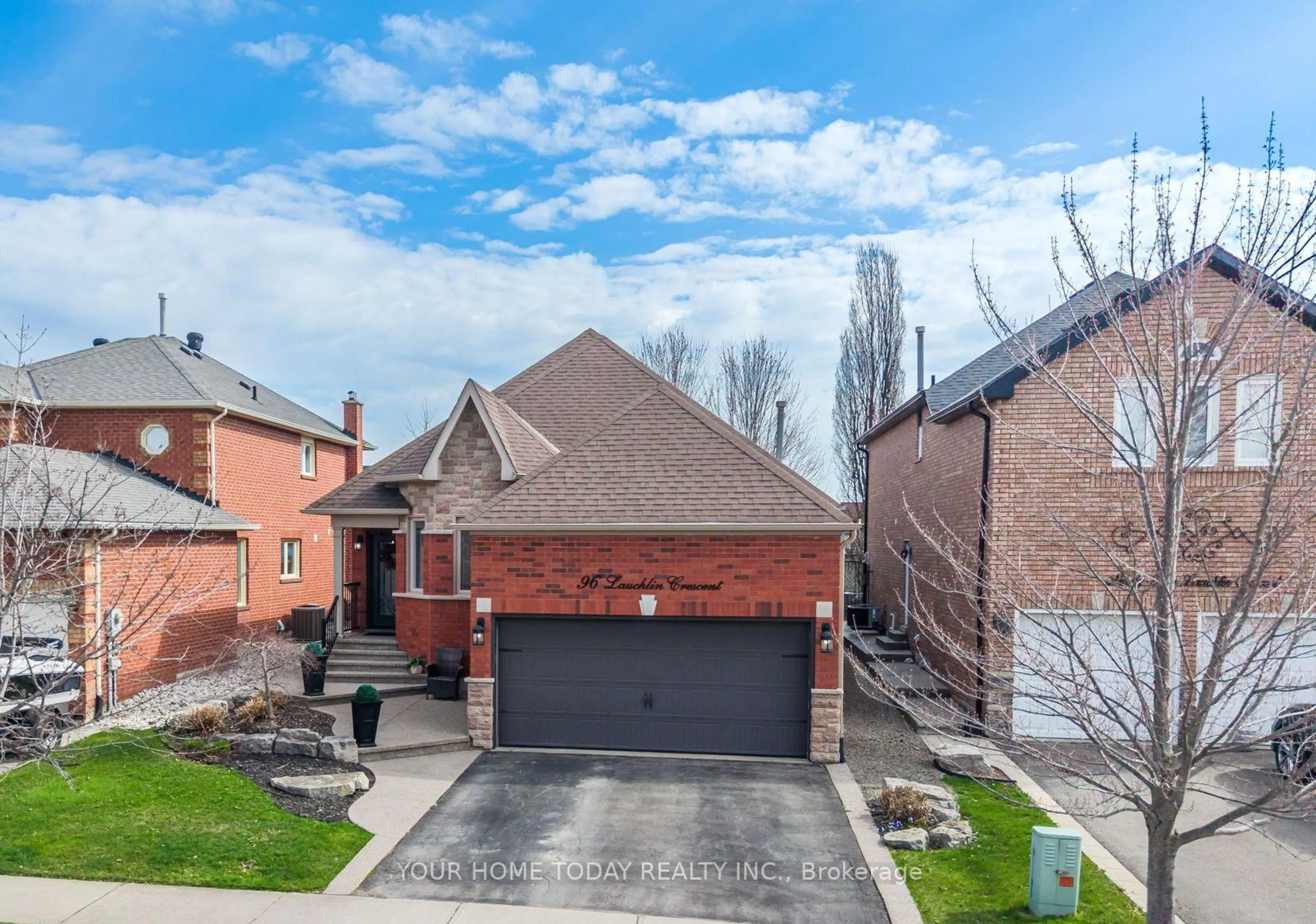 A pic from outside/outdoor area/front of a property/back of a property/a pic from drone, street for 96 Lauchlin Cres, Halton Hills Ontario L7G 5R5