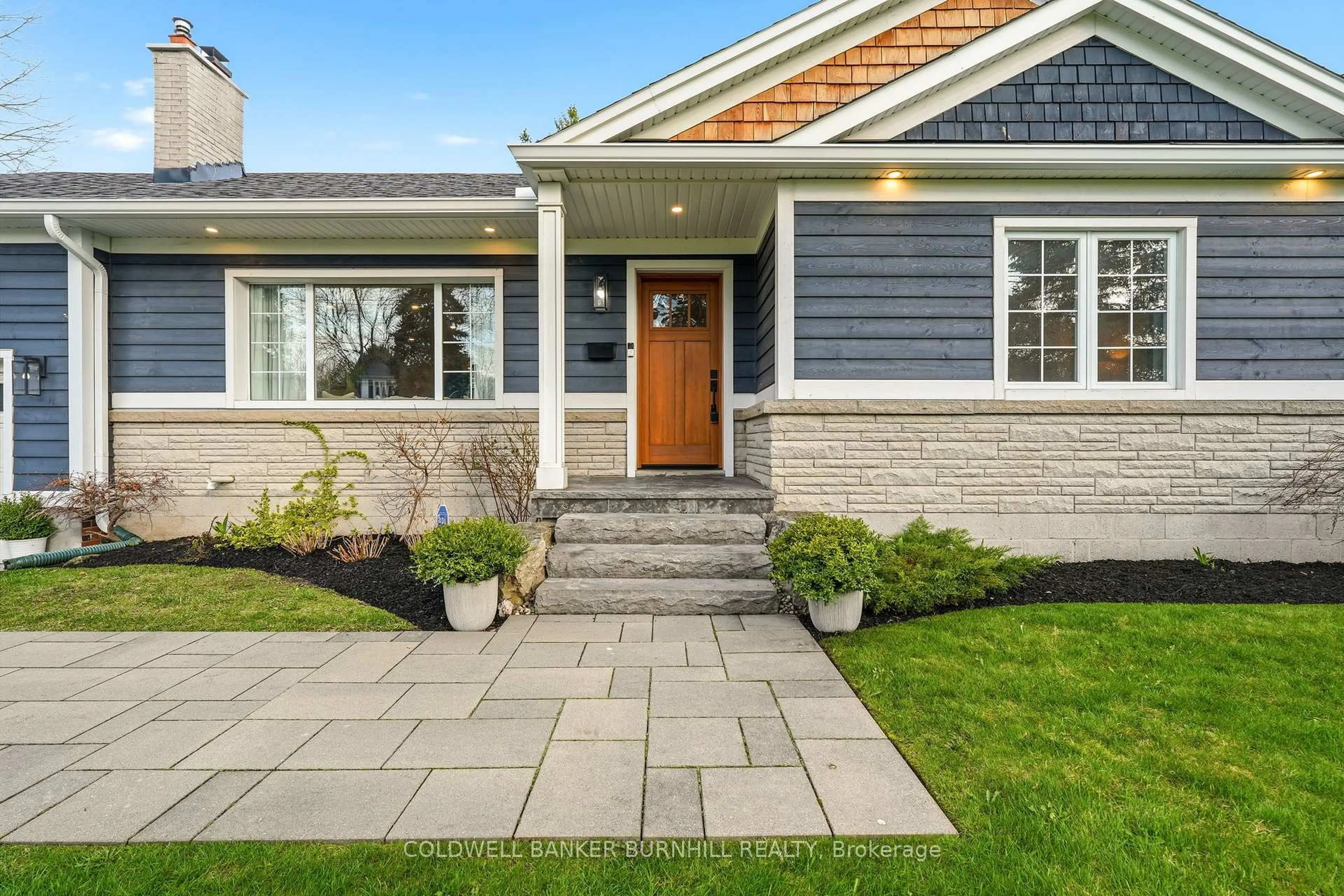 Home with brick exterior material, street for 2223 Deyncourt Dr, Burlington Ontario L7R 1W2