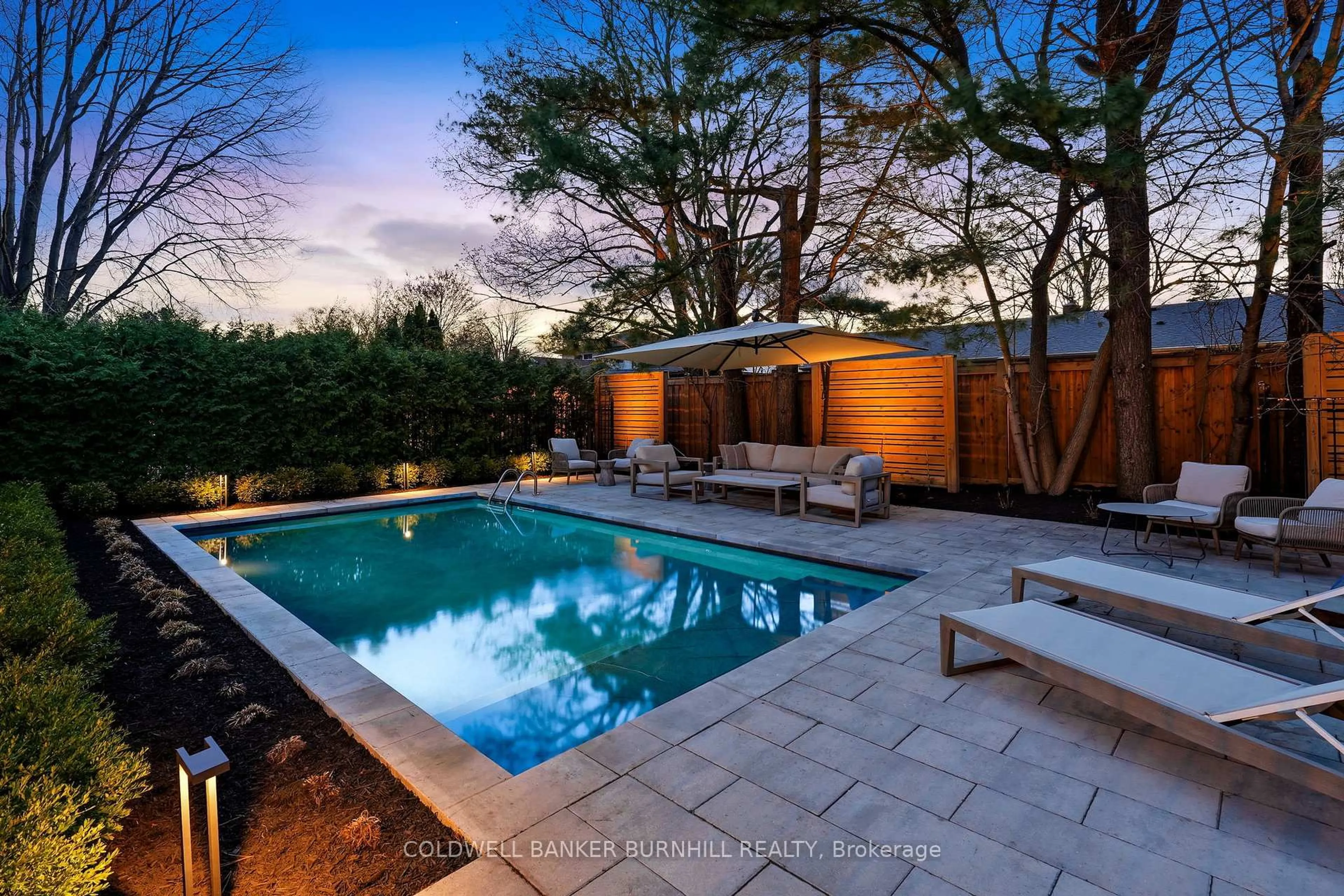 Pool for 2223 Deyncourt Dr, Burlington Ontario L7R 1W2